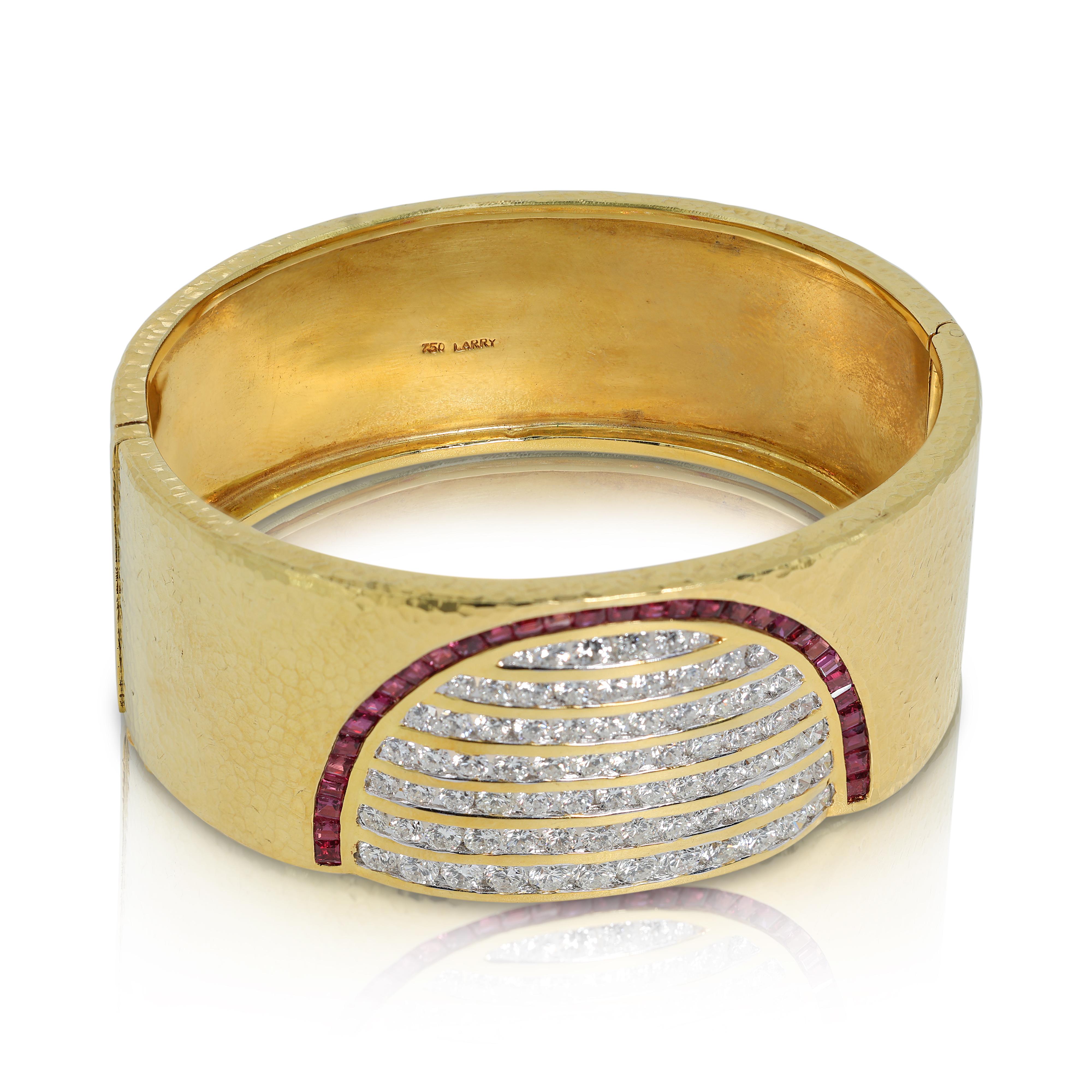 Exquisiter Larry 3.1 Karat Rubin- und Diamant-Armreif aus 18 Karat Gelbgold Damen