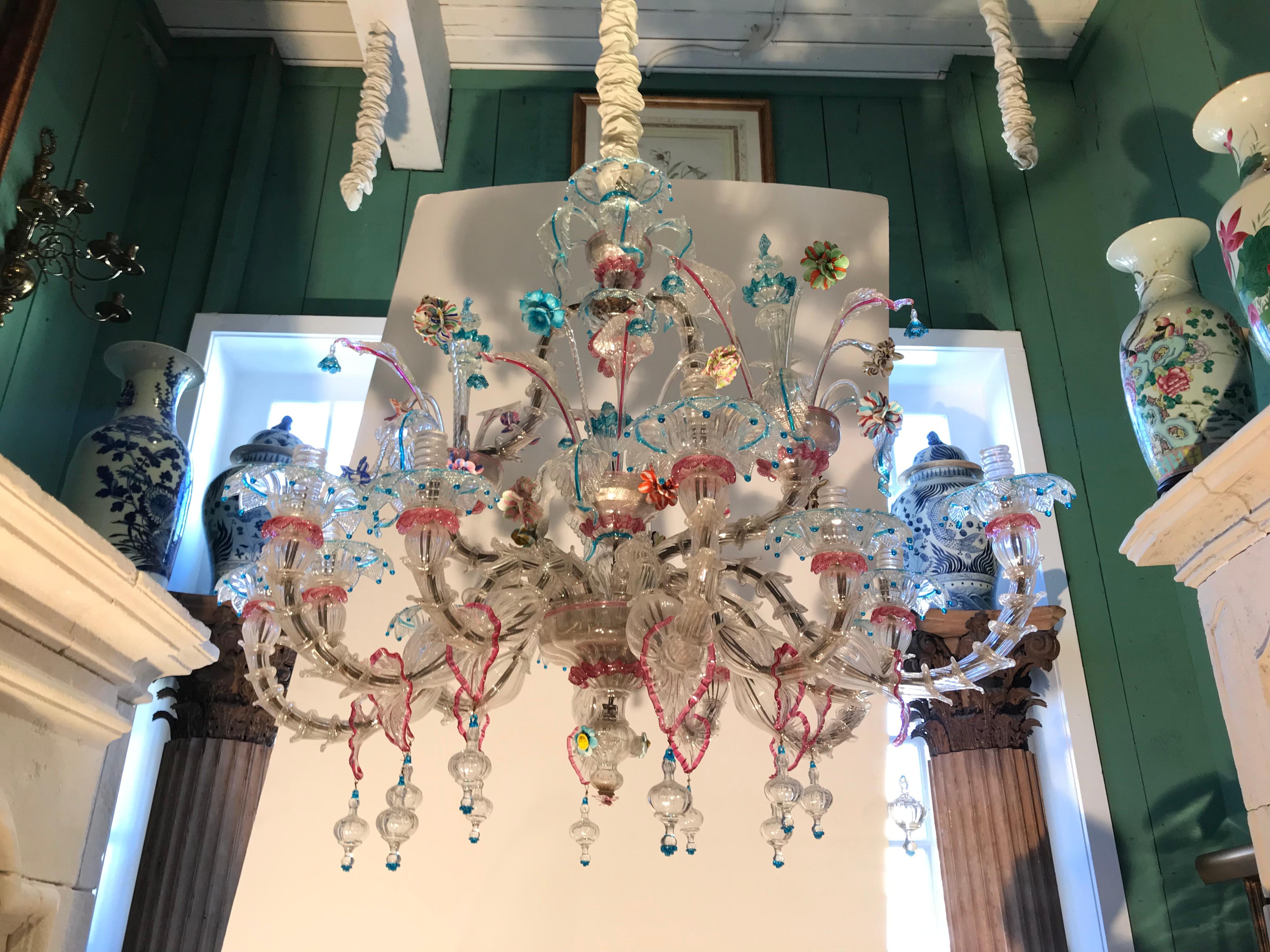 Very rare and exquisite late 18th century amazing, elegant, and large Murano Venetian chandelier.
Hand blown Murano glass, disposed in many levels, the upper and the lower part are connected together. The chandelier is entirely handcrafted in blown