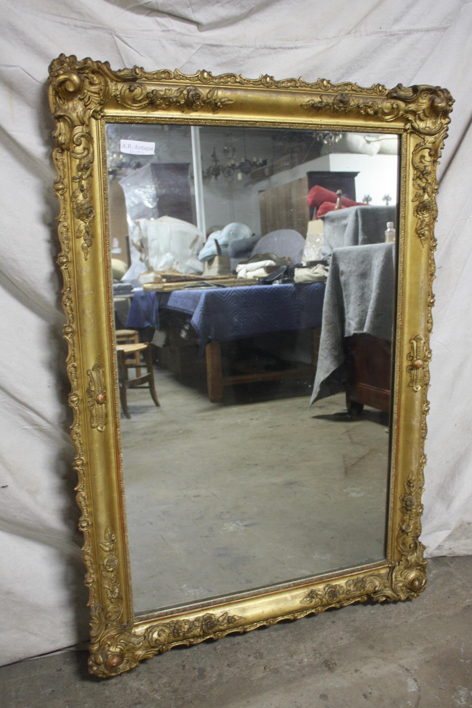 Exquisite Late 18th Century Italian Giltwood Mirror In Good Condition In Stockbridge, GA