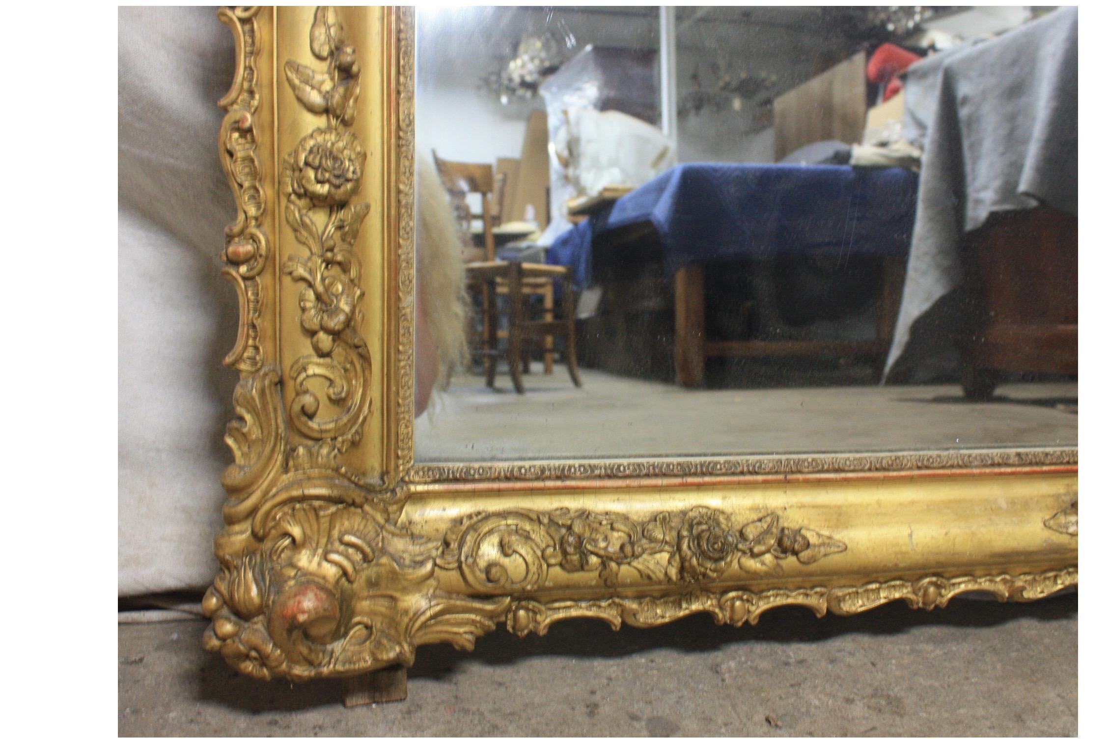Exquisite Late 18th Century Italian Giltwood Mirror 4