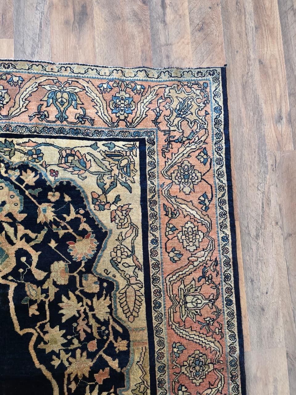 Exquisiter antiker Sarouk Farahan-Teppich aus dem späten 19. Jahrhundert, CIRCA 1870er Jahre - 78 x 50 im Angebot 4