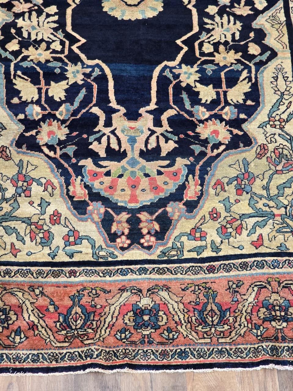 Exquisiter antiker Sarouk Farahan-Teppich aus dem späten 19. Jahrhundert, CIRCA 1870er Jahre - 78 x 50 (Persisch) im Angebot