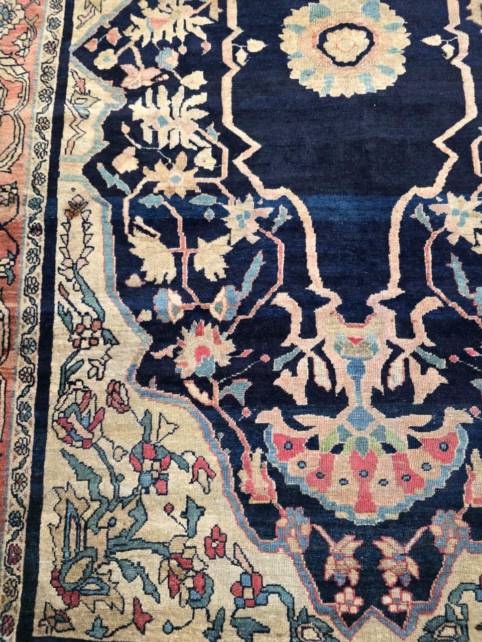 Exquisiter antiker Sarouk Farahan-Teppich aus dem späten 19. Jahrhundert, CIRCA 1870er Jahre - 78 x 50 im Angebot 1