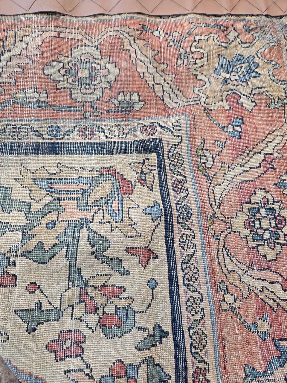 Exquisiter antiker Sarouk Farahan-Teppich aus dem späten 19. Jahrhundert, CIRCA 1870er Jahre - 78 x 50 im Angebot 2