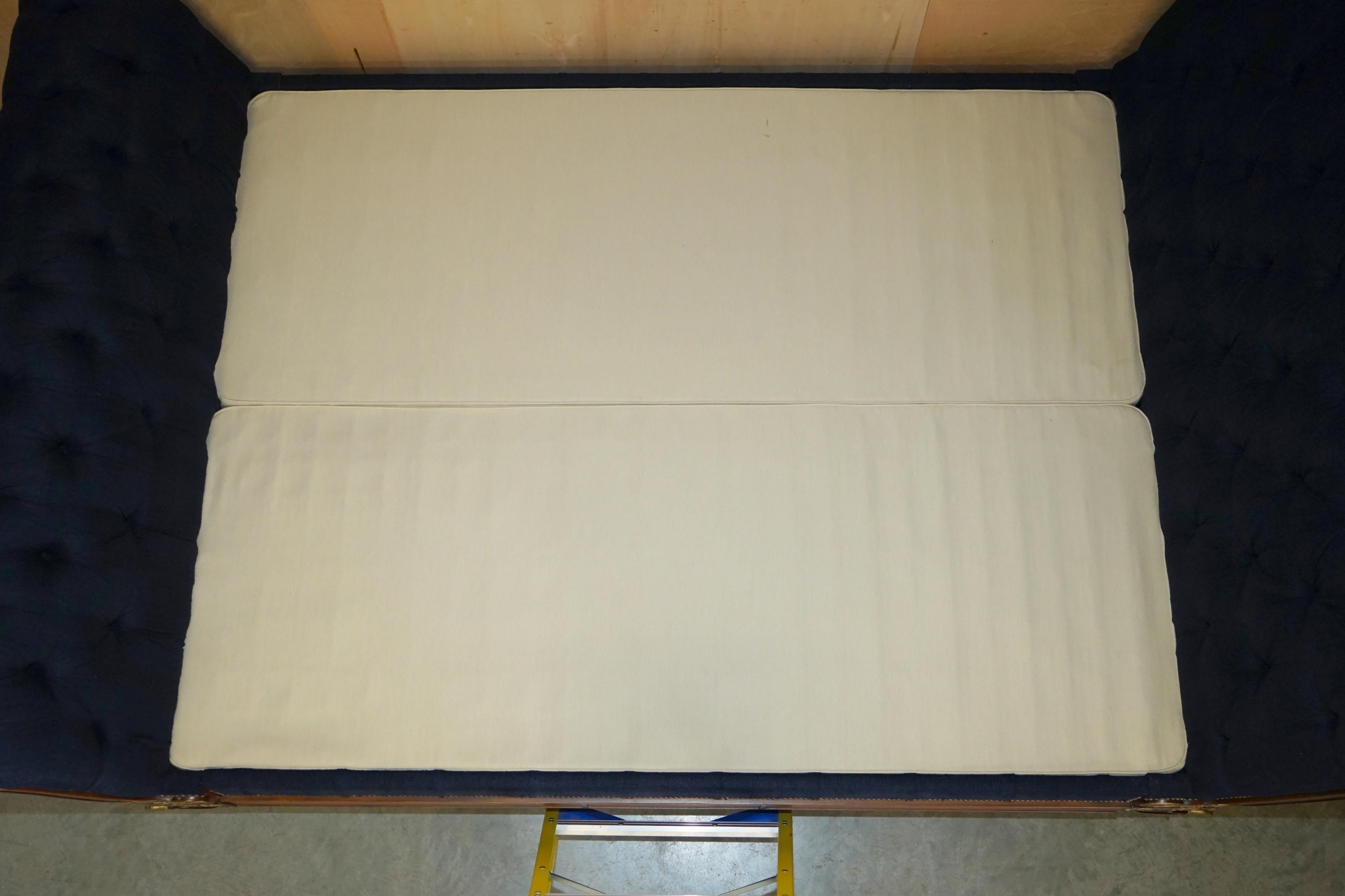 EXQUISITE LIMiTED EDITION RALPH LAUREN RUE ROYALE CHESTERFIELD TUFTED SLEIGH BED For Sale 9