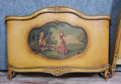 Exquisites Baldachinbett im Louis-XV-Stil aus lackiertem und lackiertem Holz -1X26