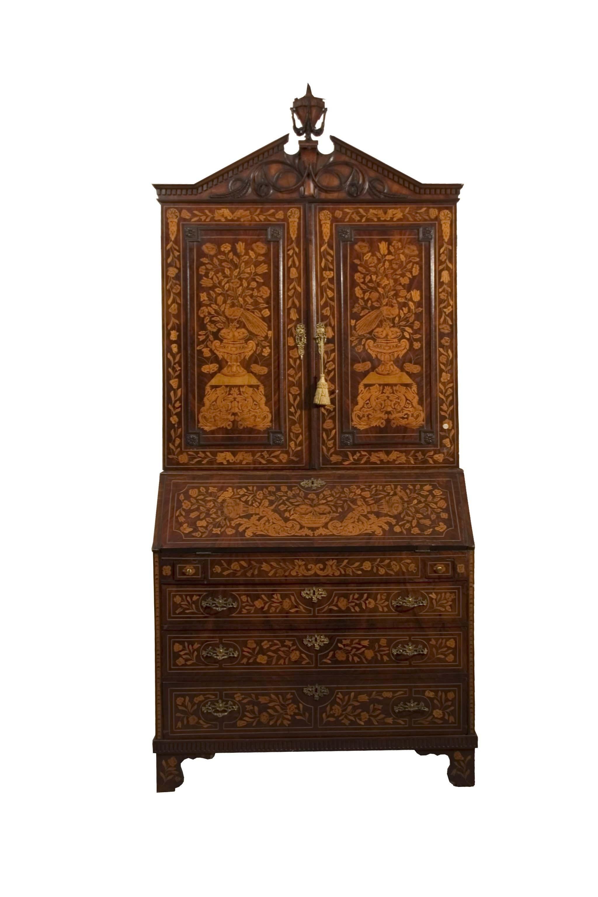 Dutch Exquisite Mahogany Feathered Trumeau, Adorned with Floral Inlays from the 1700s For Sale