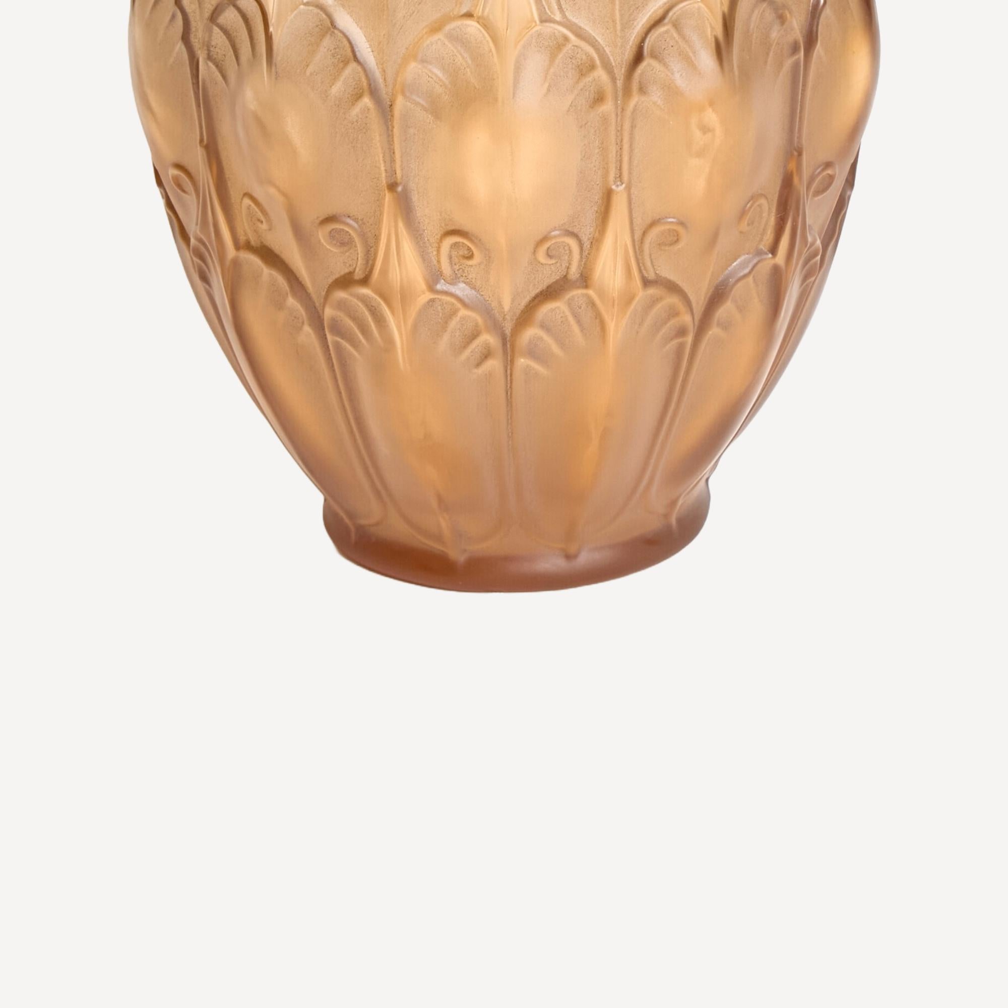 Milieu du XXe siècle Vase en verre exquis pour les arts de la table de Val Saint Lambert, Belgique, 1934 en vente