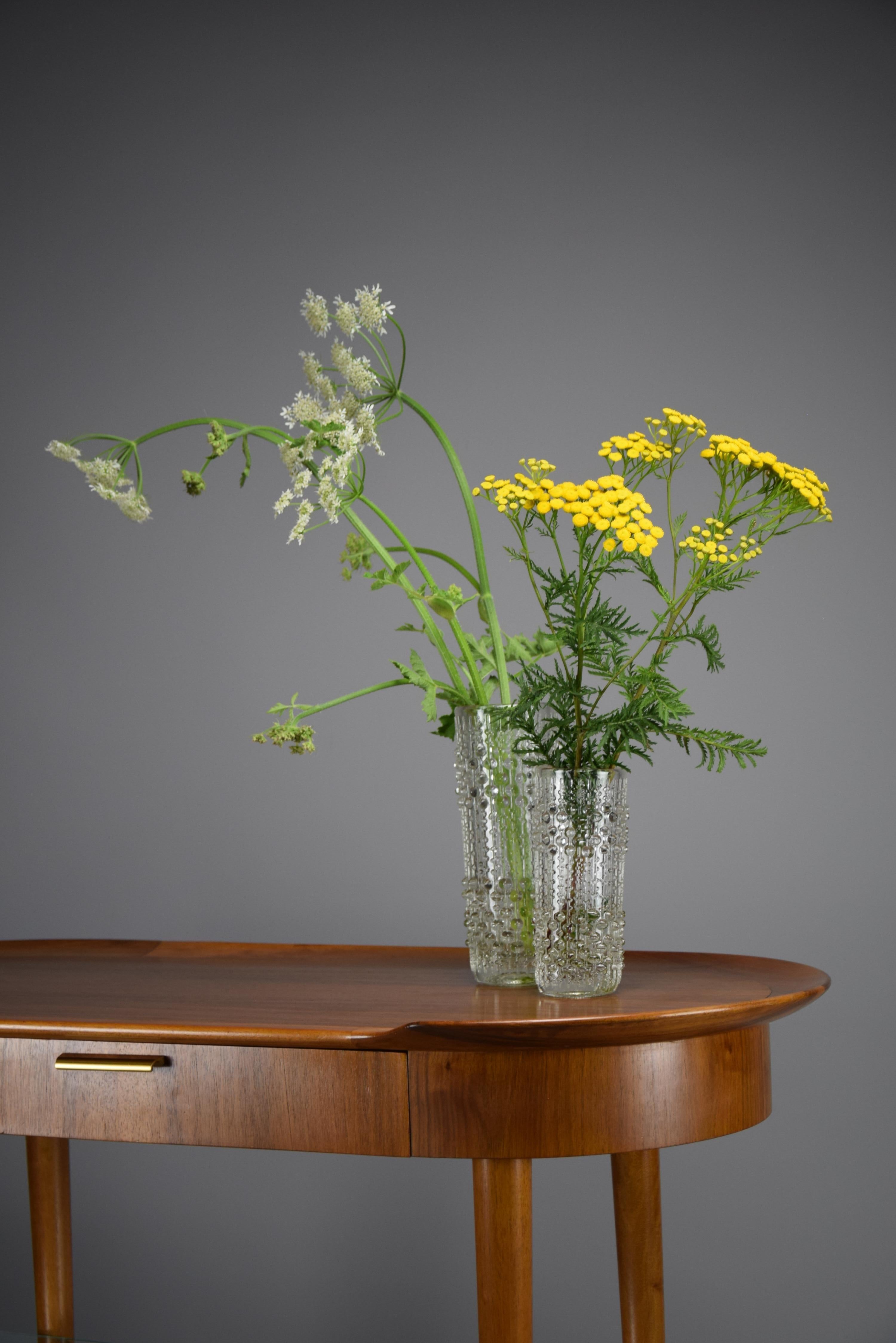 Exquisite Mid Century Entrance  Console Table For Sale 7