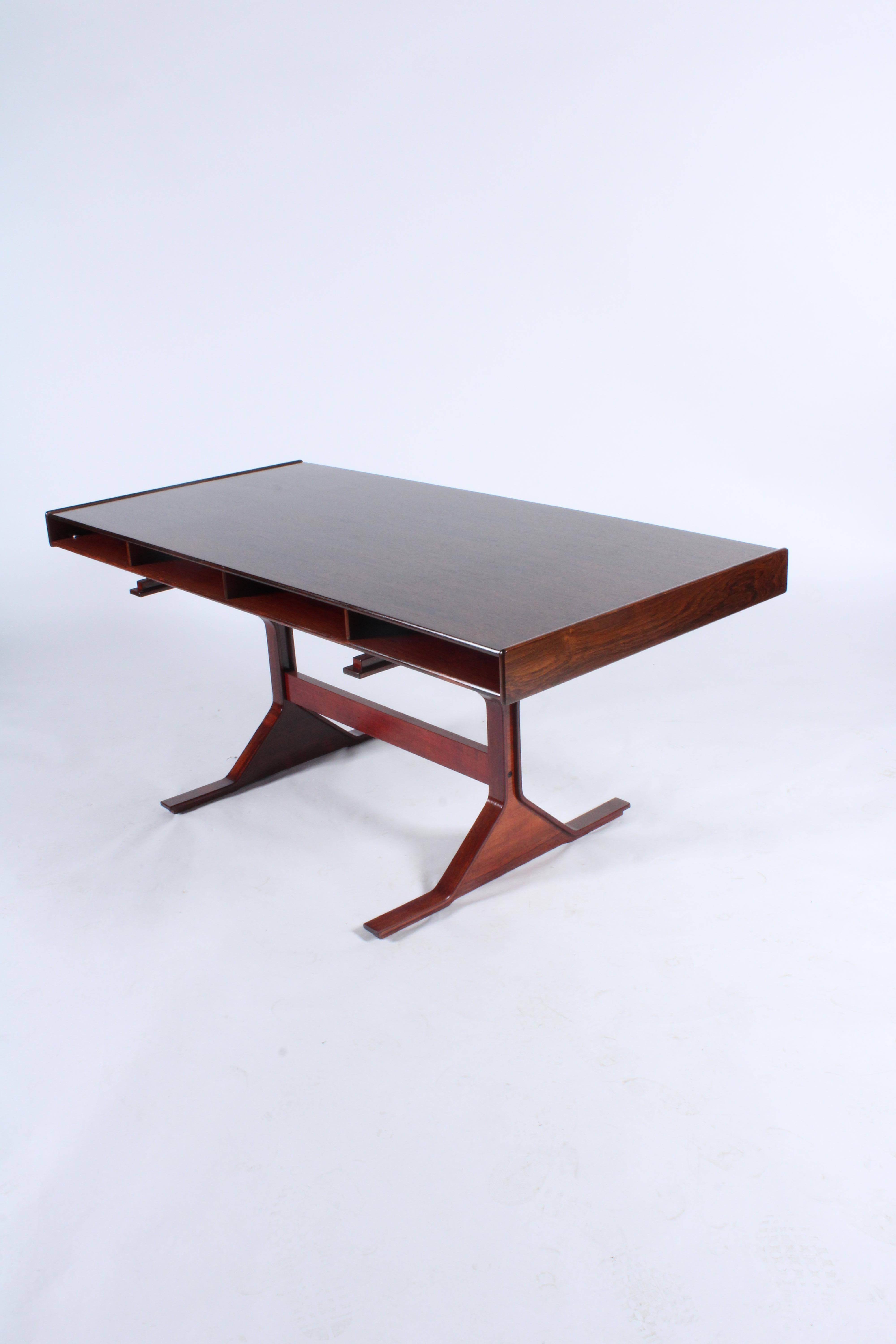 Exquisite Midcentury Italian Desk by Gianfranco Frattini for Bernini 6