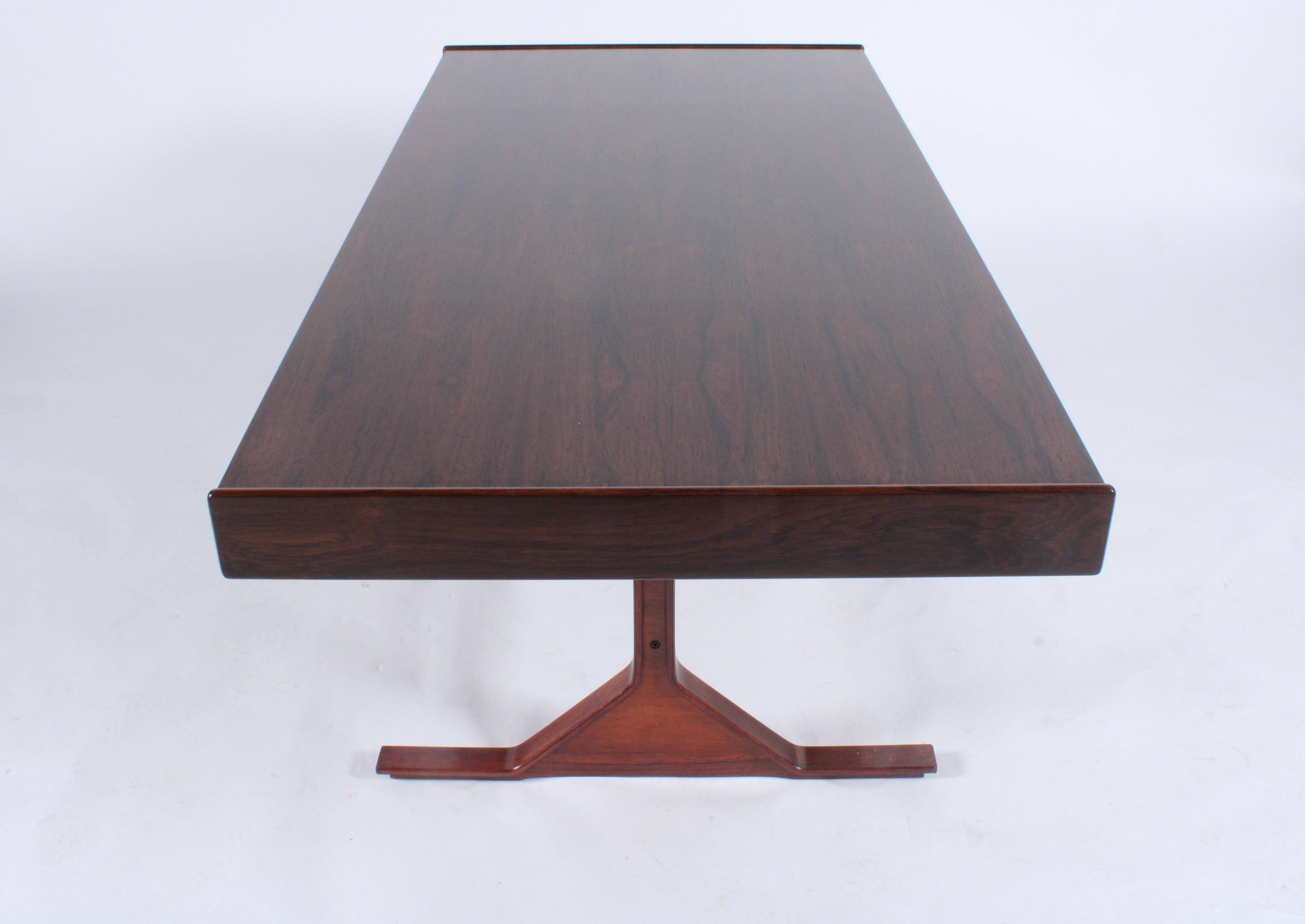 Exquisite Midcentury Italian Desk by Gianfranco Frattini for Bernini 2