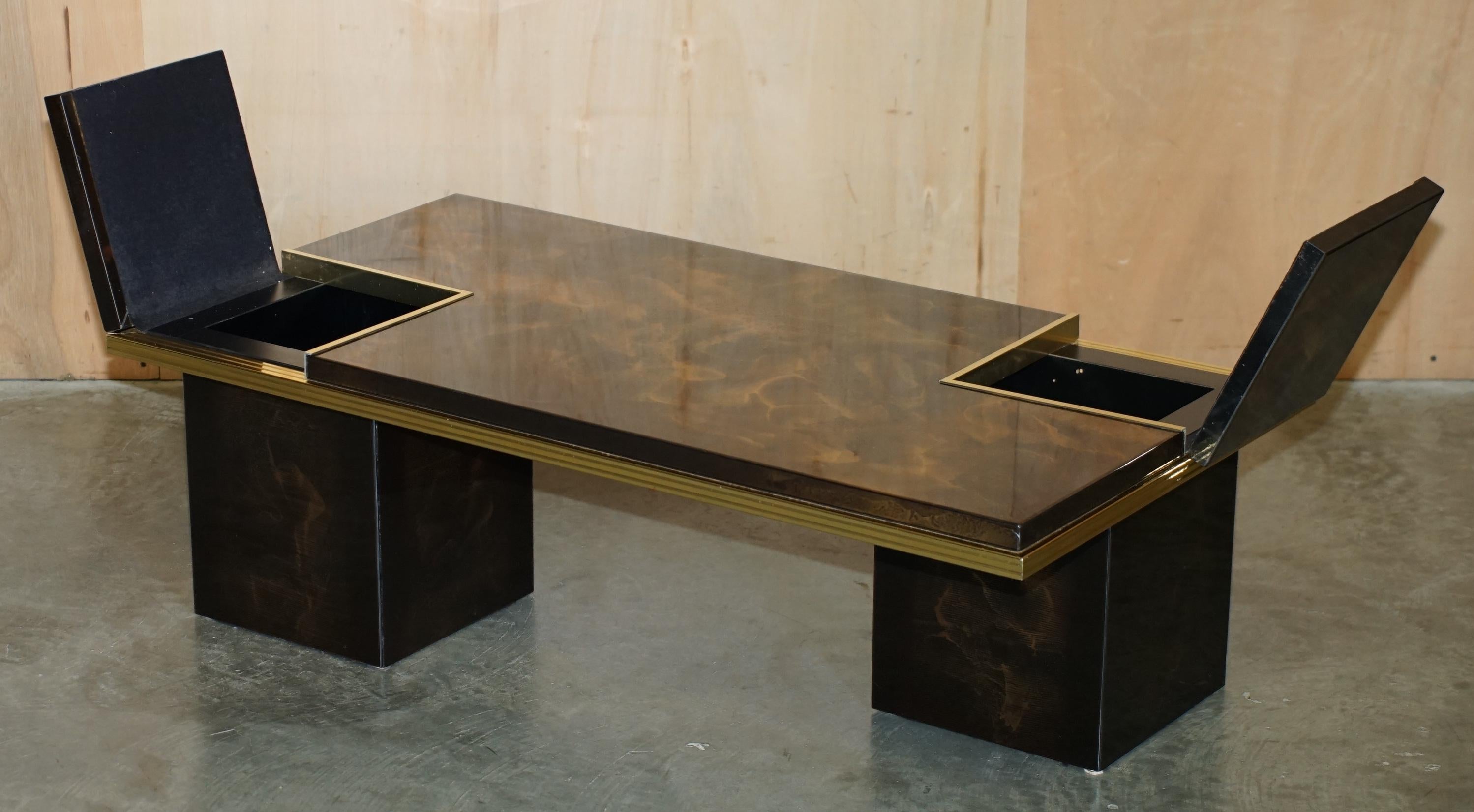 Table de stockage mi-siècle moderne, recouverte de dentelle laquée à la main, exquise en vente 4