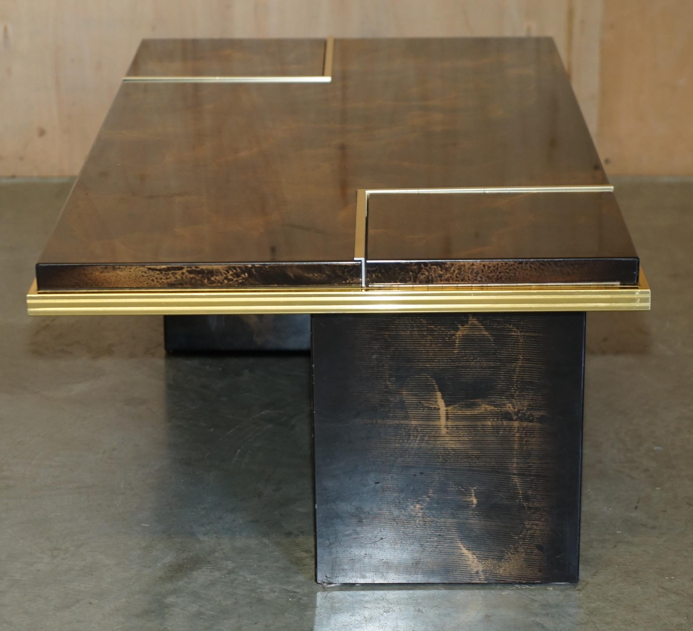 Table de stockage mi-siècle moderne, recouverte de dentelle laquée à la main, exquise en vente 1