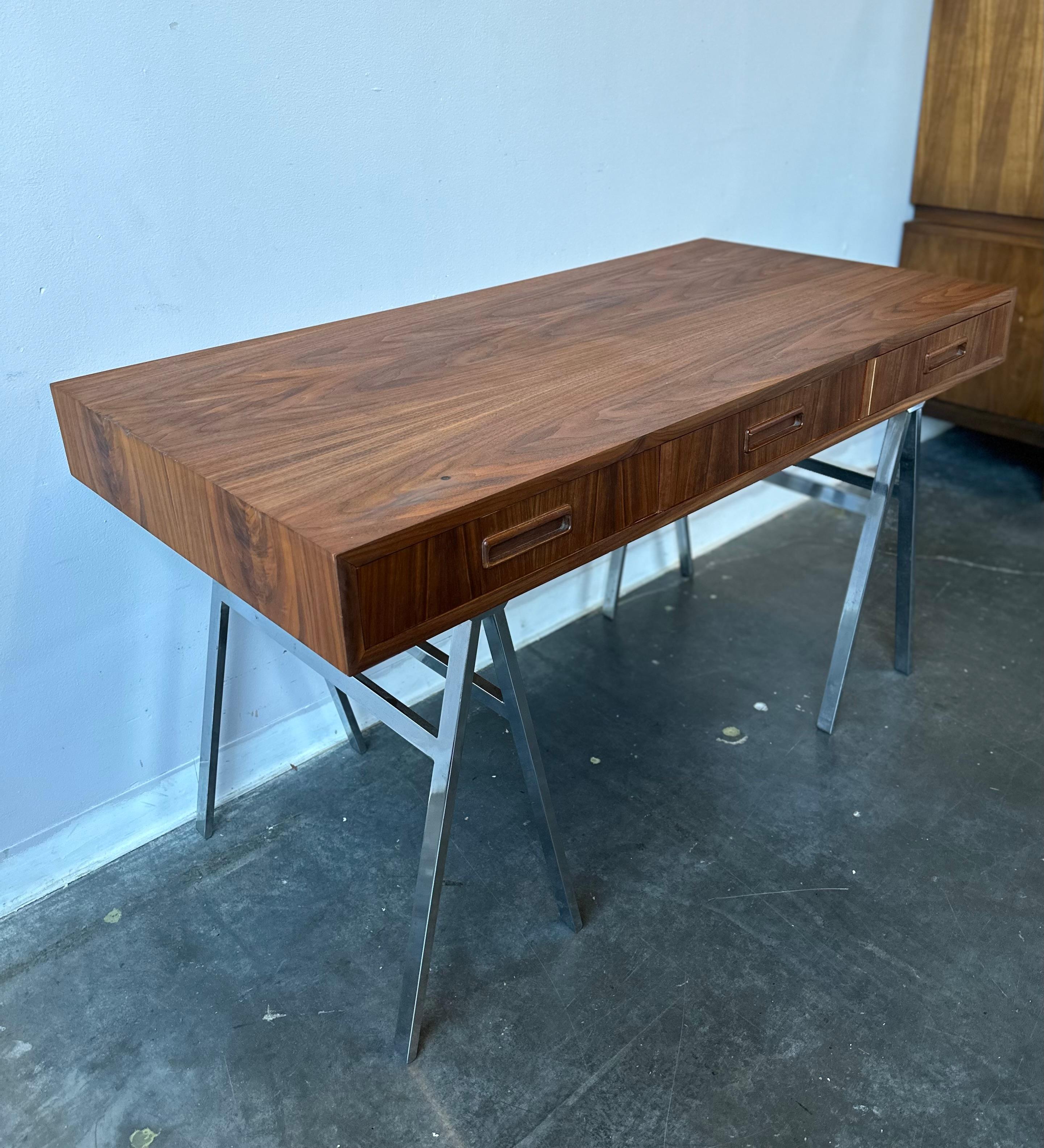 Woodwork Exquisite Mid Century Modern Walnut and Steel Sawhorse Style Desk