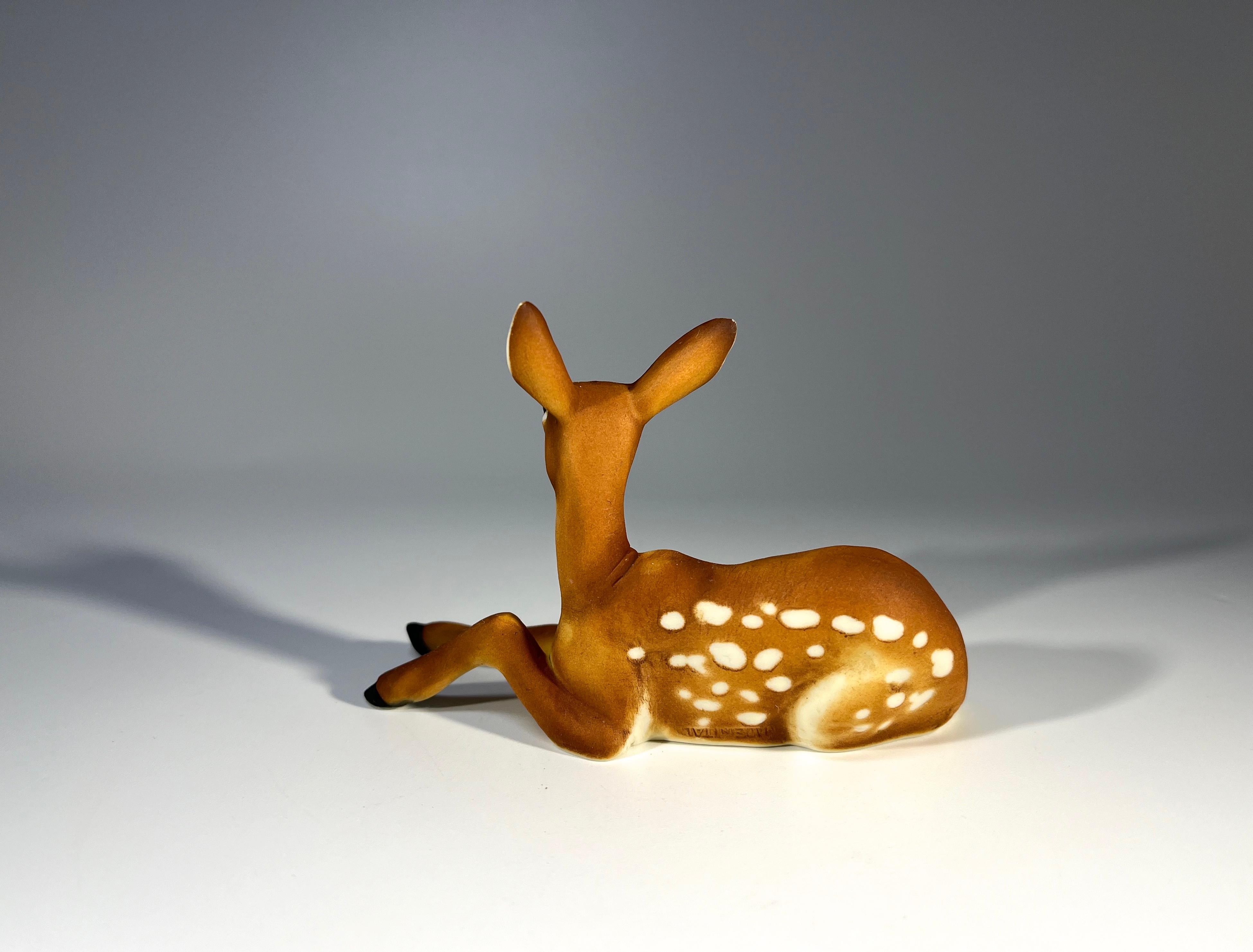 Exquisite Miniature Italian Bisque Porcelain Fawn Figurine, Superbly Crafted In Excellent Condition For Sale In Rothley, Leicestershire