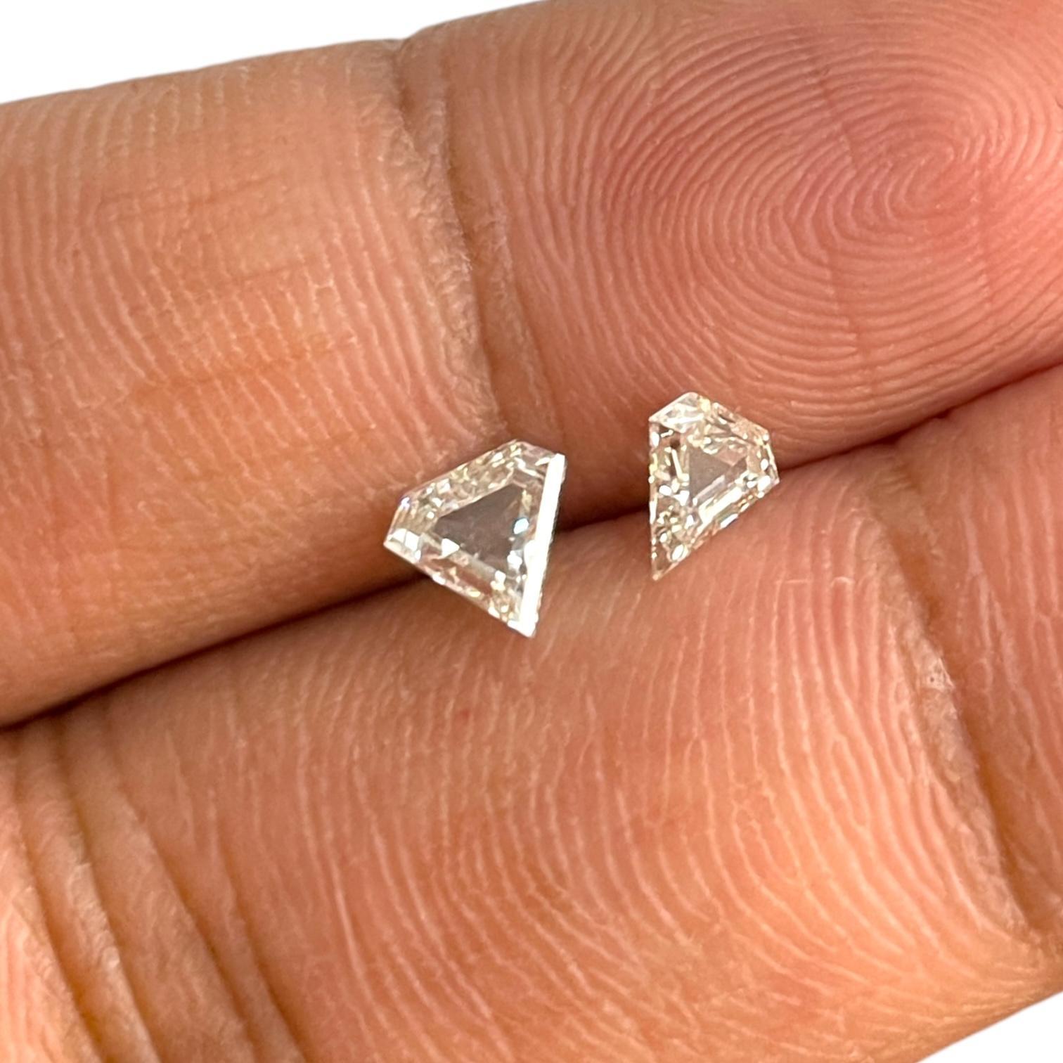 da uomo o donna Una squisita coppia di diamanti naturali a taglio misto in vendita