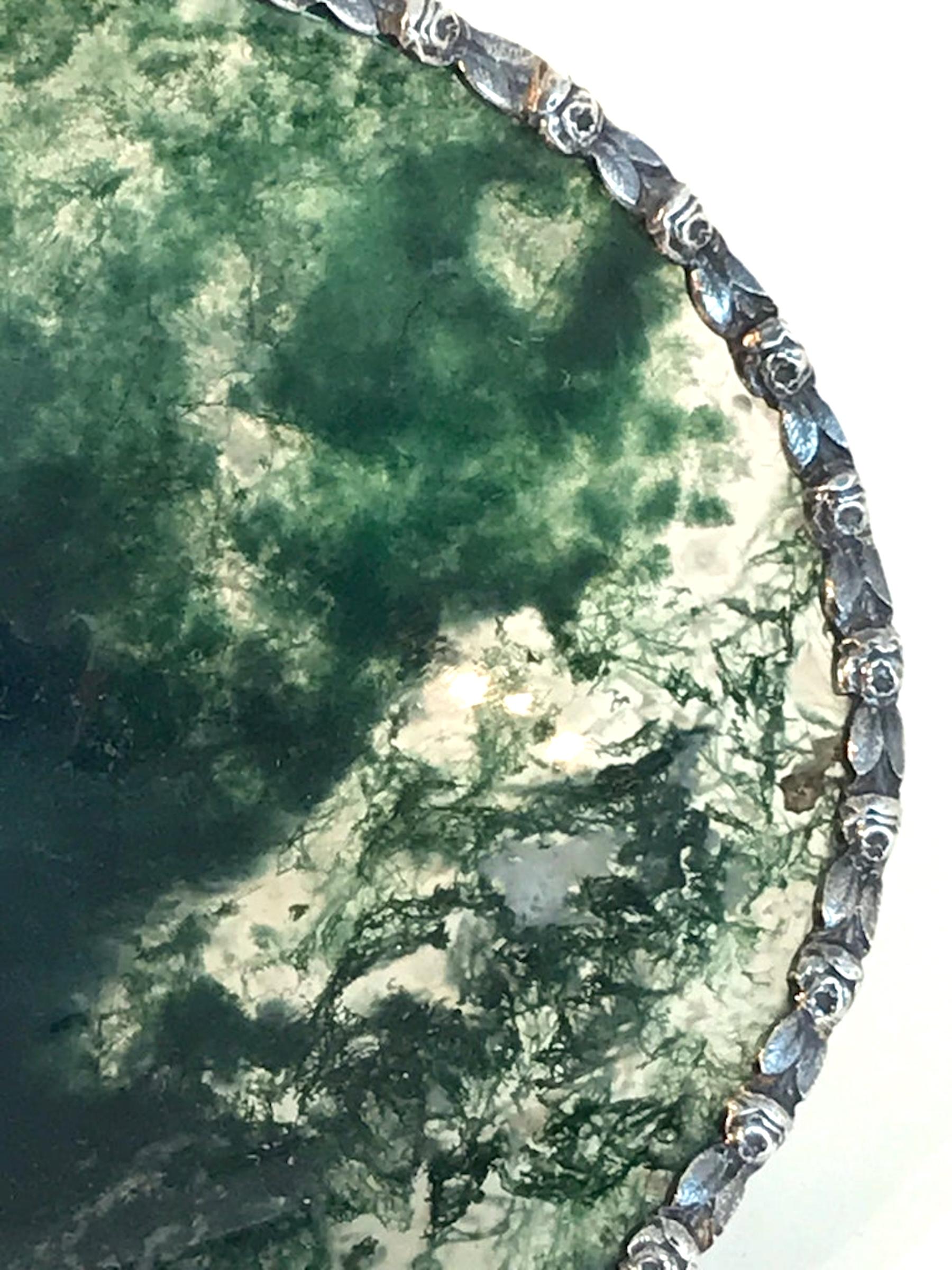 Exquisite Moss Agate Pedestal Bowl with Silver Mounts, Unmarked, Early 20th C. For Sale 2