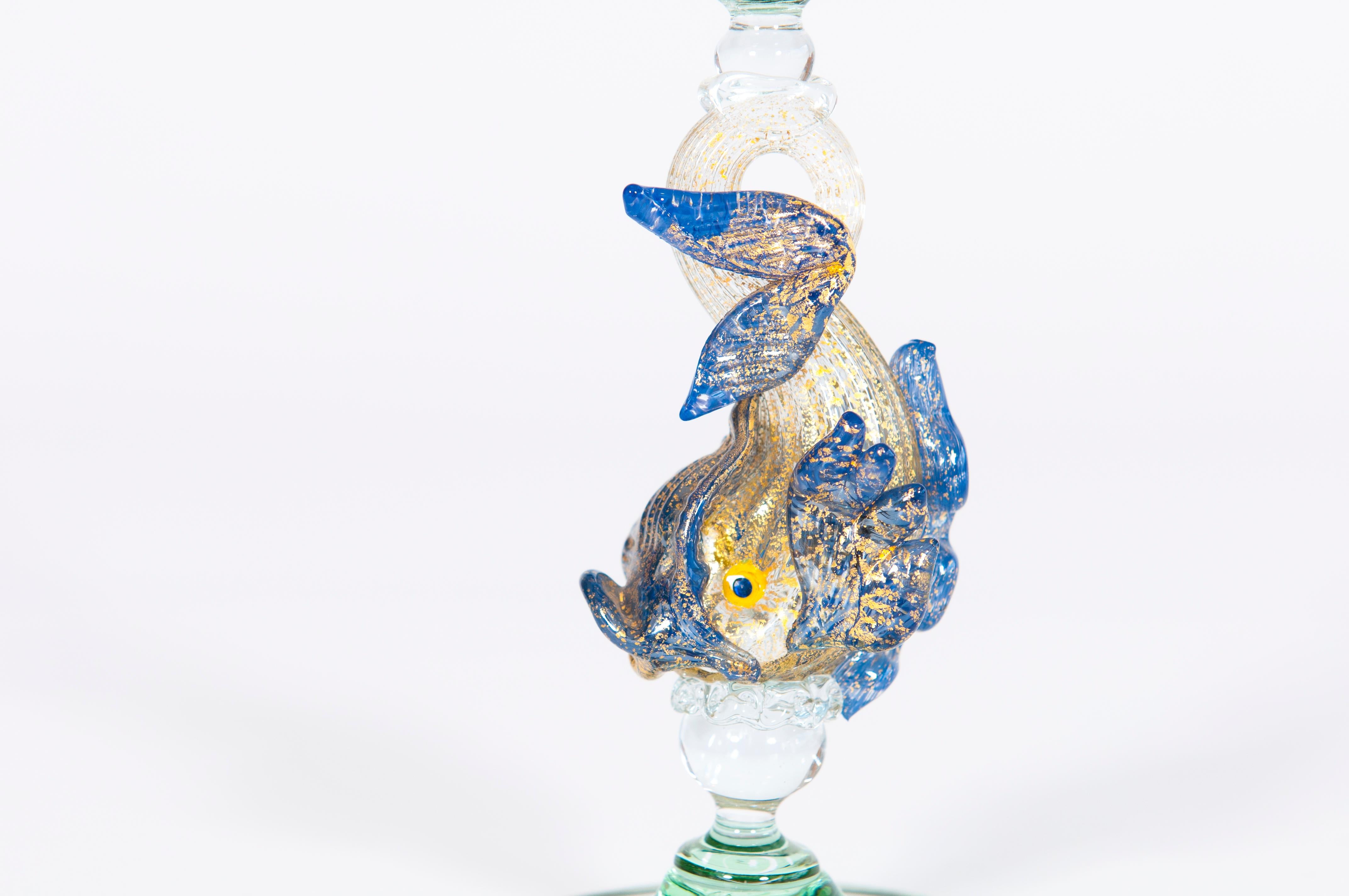 Or Exquis gobelet en verre de Murano avec scène de 