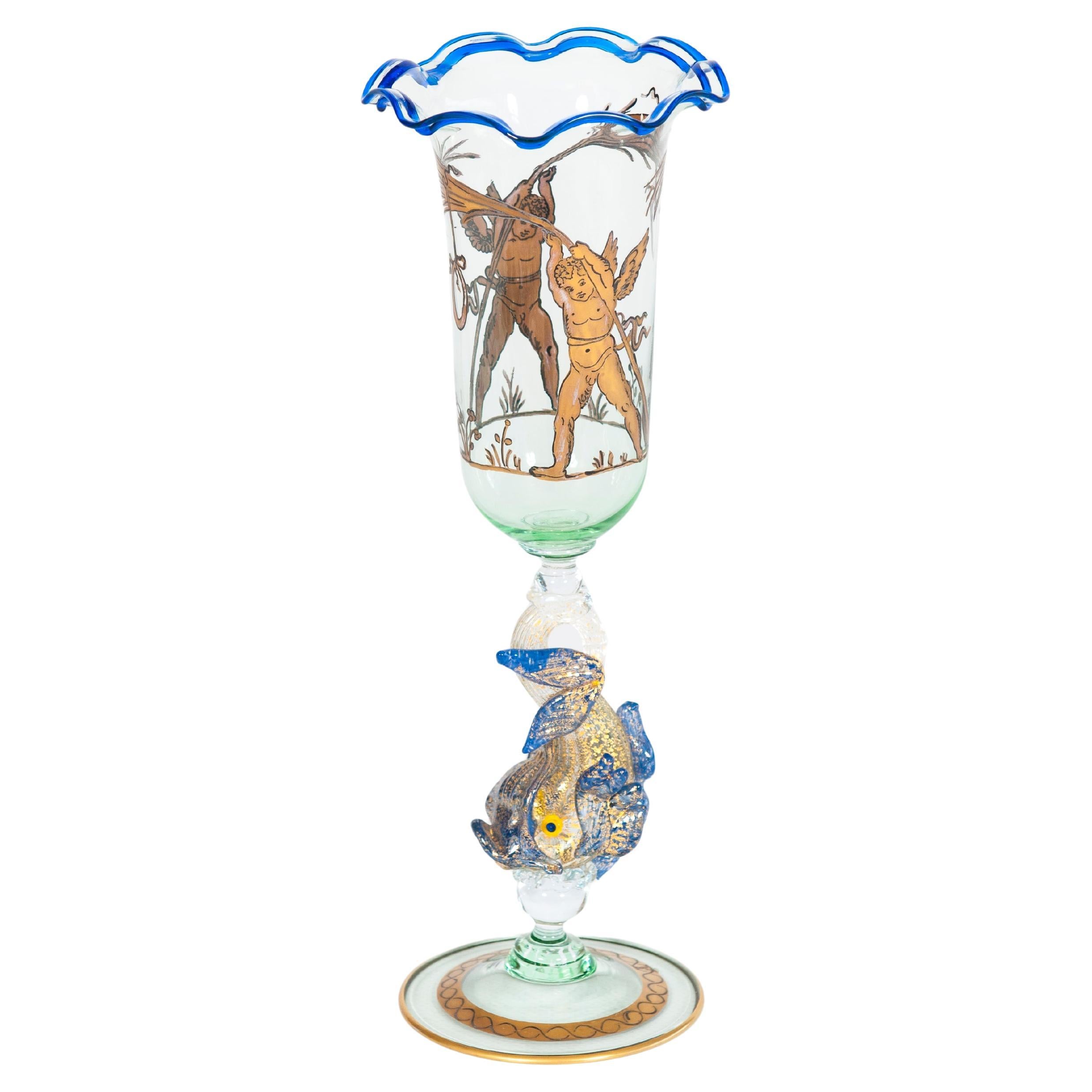 Exquis gobelet en verre de Murano avec scène de "combat de satyres" dessinée à la main, années 1980 en vente