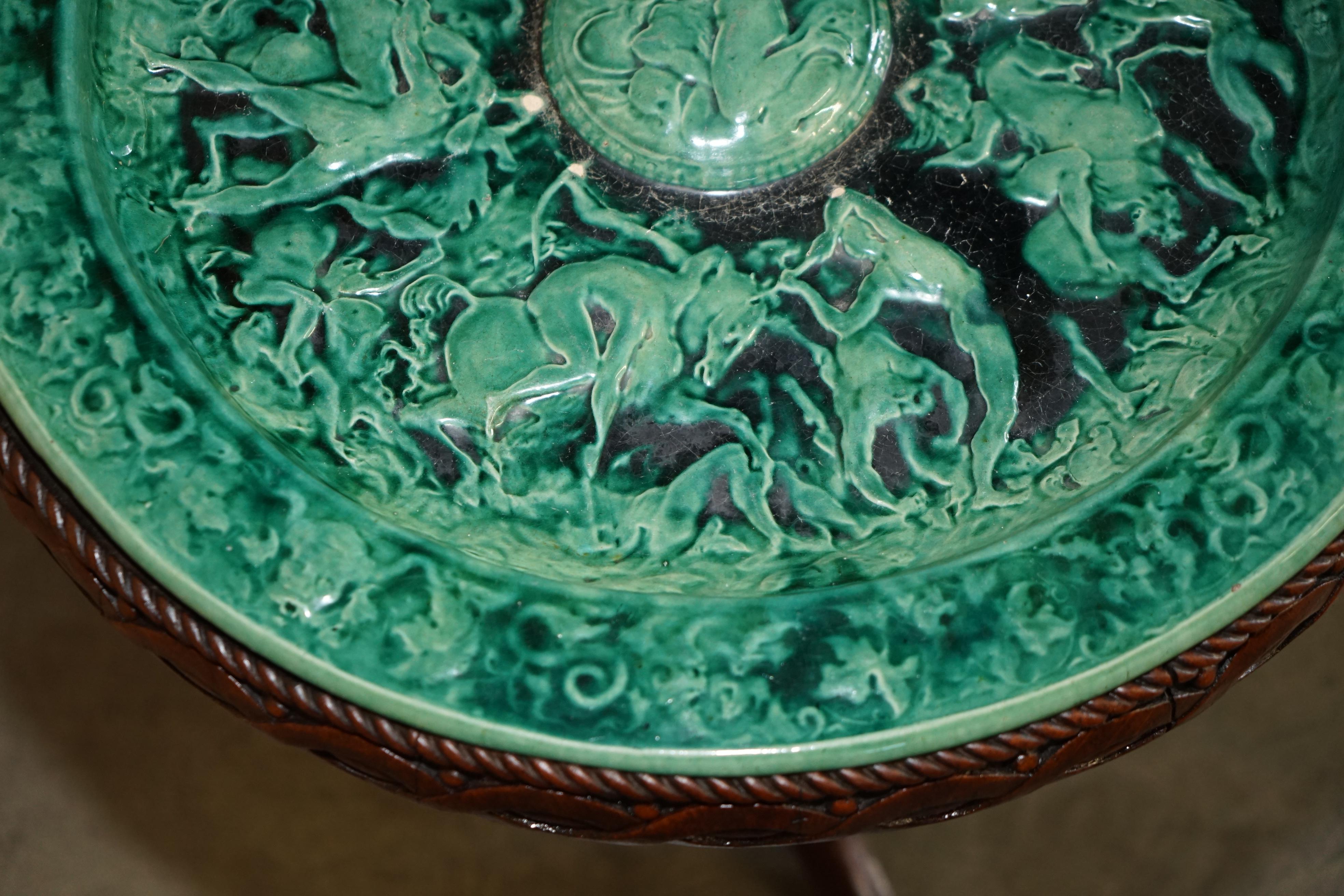 EXQUISITE MUSEUM QUALITY CARVED ANTiQUE CENTRE TABLE CLASSICAL MAJOLICA CHARGER For Sale 2