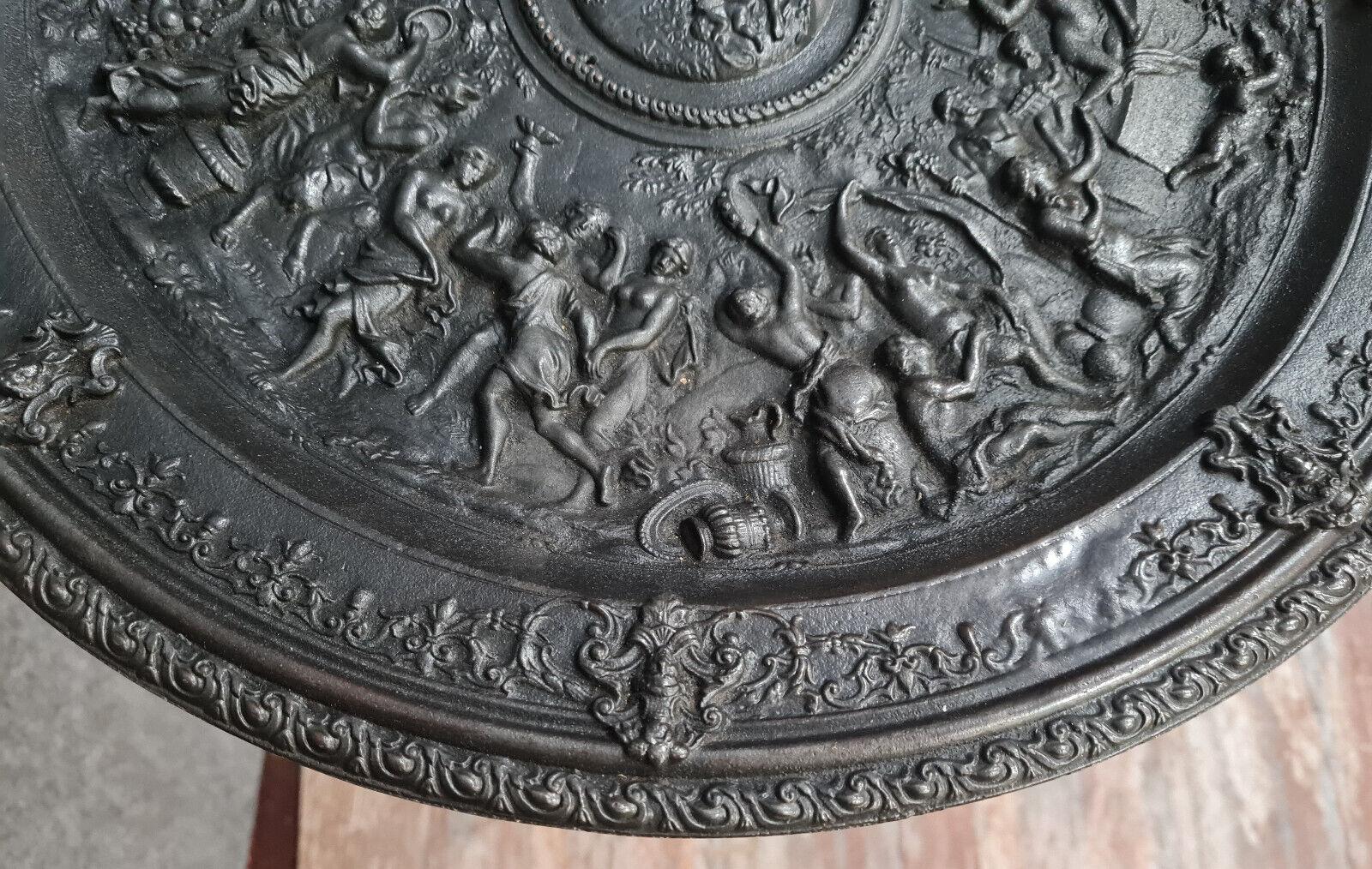 Exquisite Napoleon III Cast Iron Gueridon from the 1850s -1X49 For Sale 2