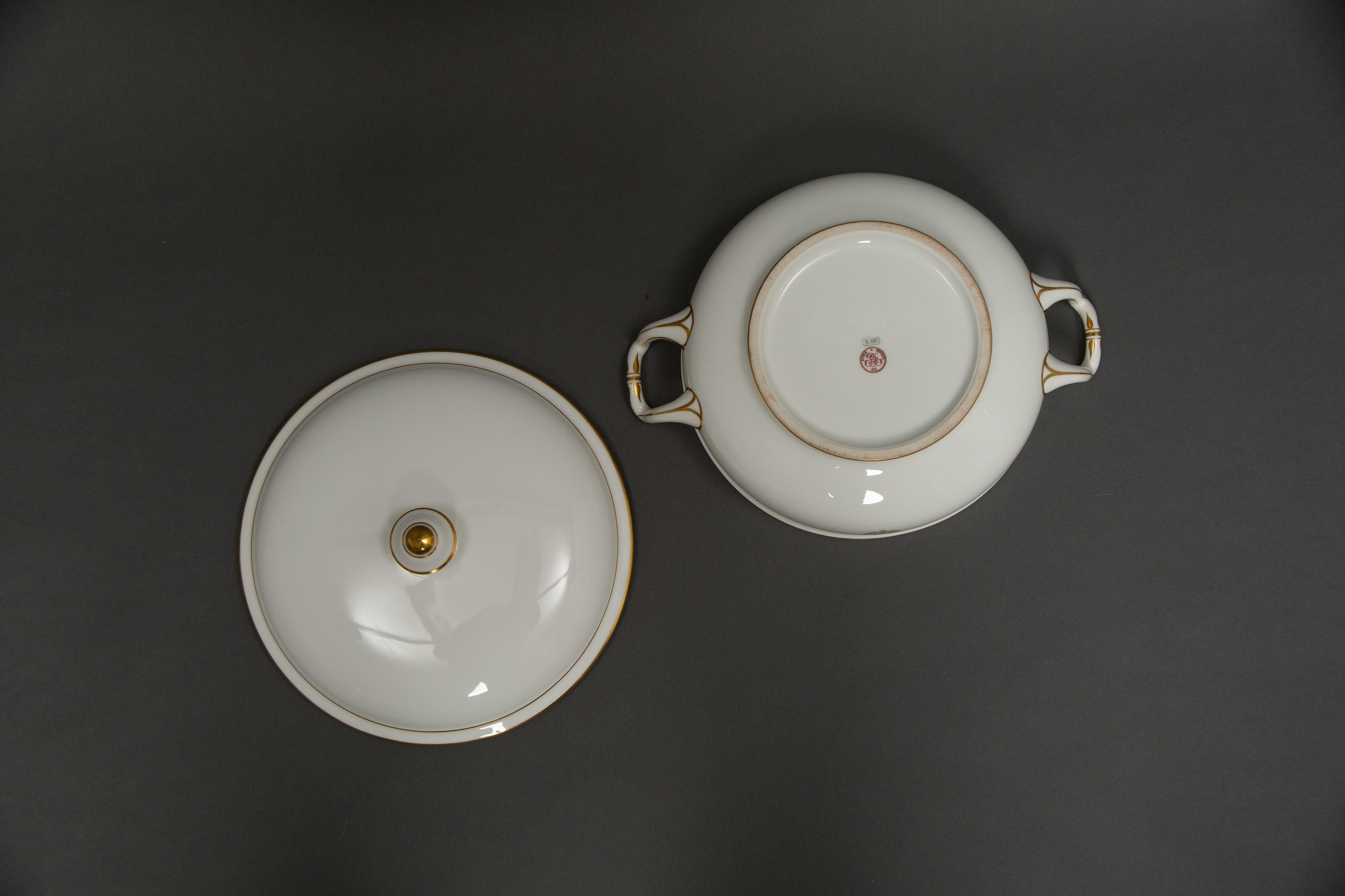 Exquisite Napoleon Service - Sèvres Porcelain Reissue (1890) For Sale 6