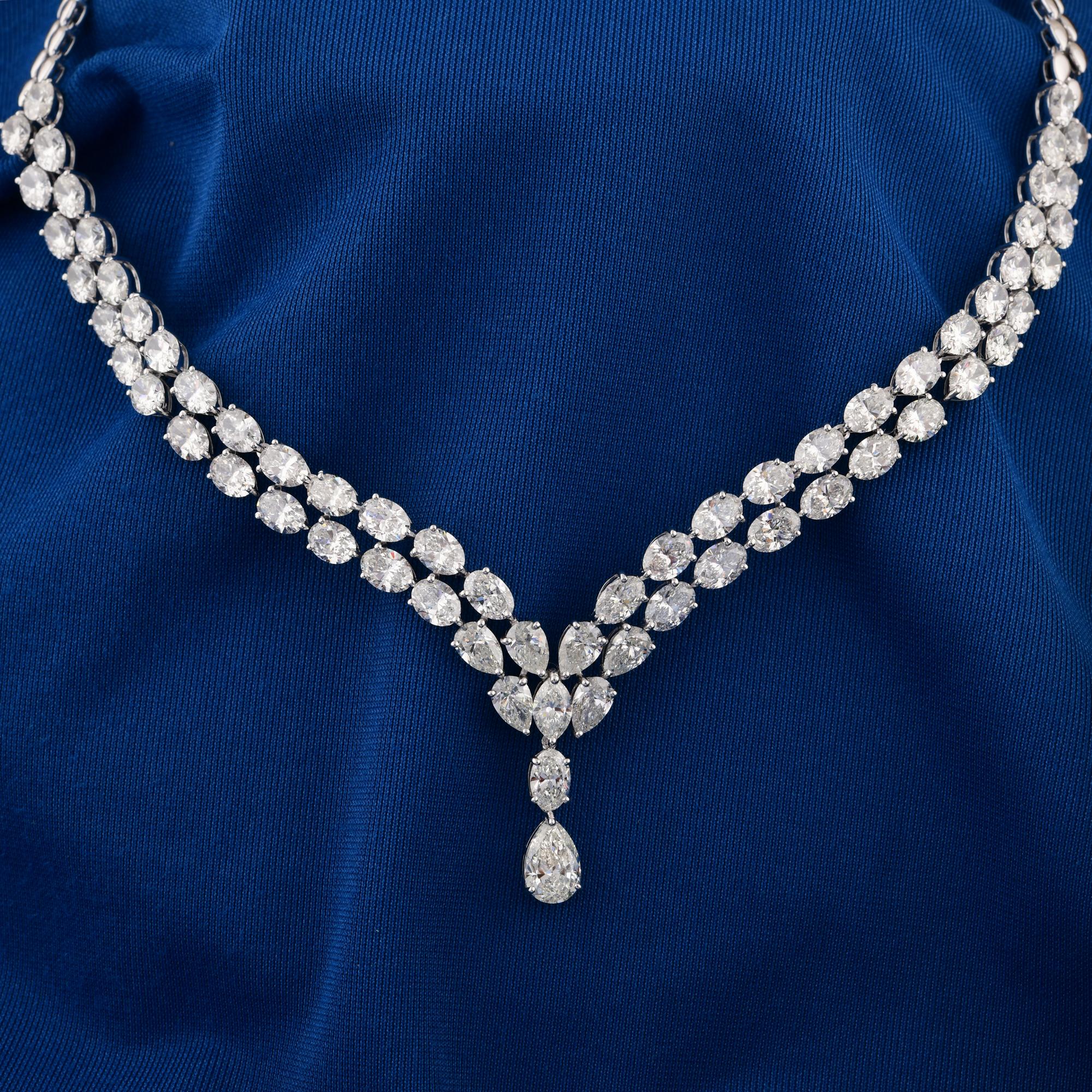 Taglio misto Squisita collana di diamanti naturali a forma multipla da 32,19 carati in oro bianco 18 carati. in vendita