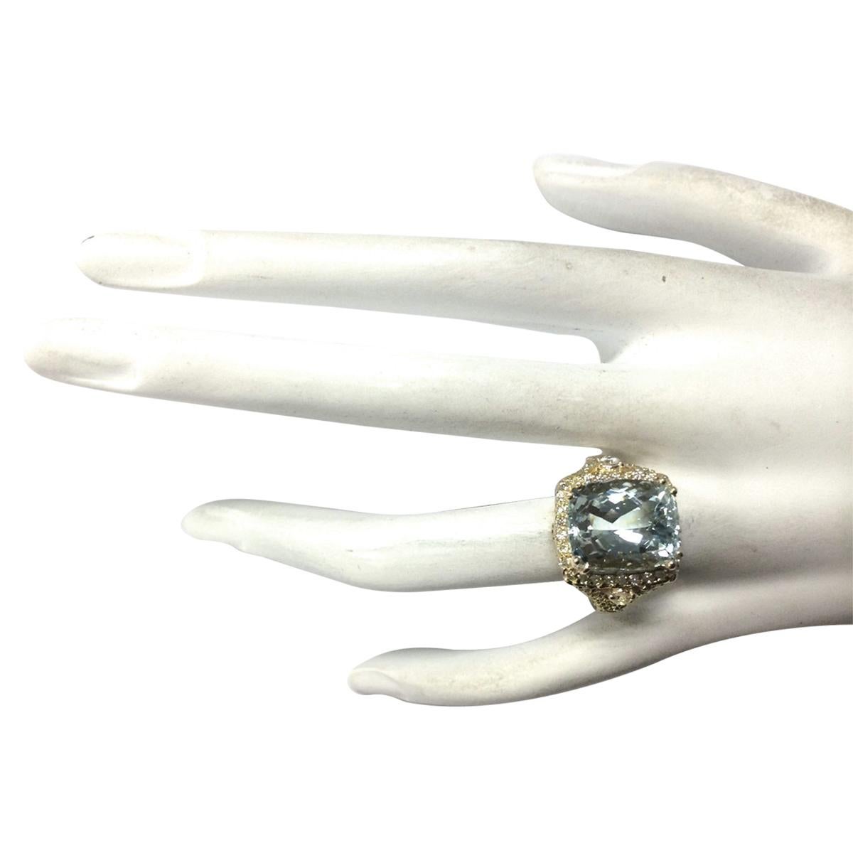 Cushion Cut Exquisite Natural Aquamarine Diamond Ring In 14 Karat Yellow Gold  For Sale