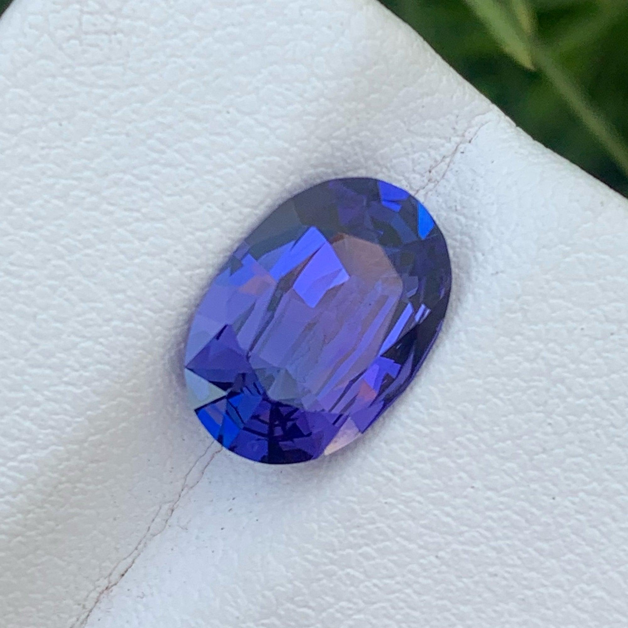 Modern Exquisite Natural Blue Tanzanite Gemstone 2.80 Carats Fine Jewelry Faceted Stone For Sale