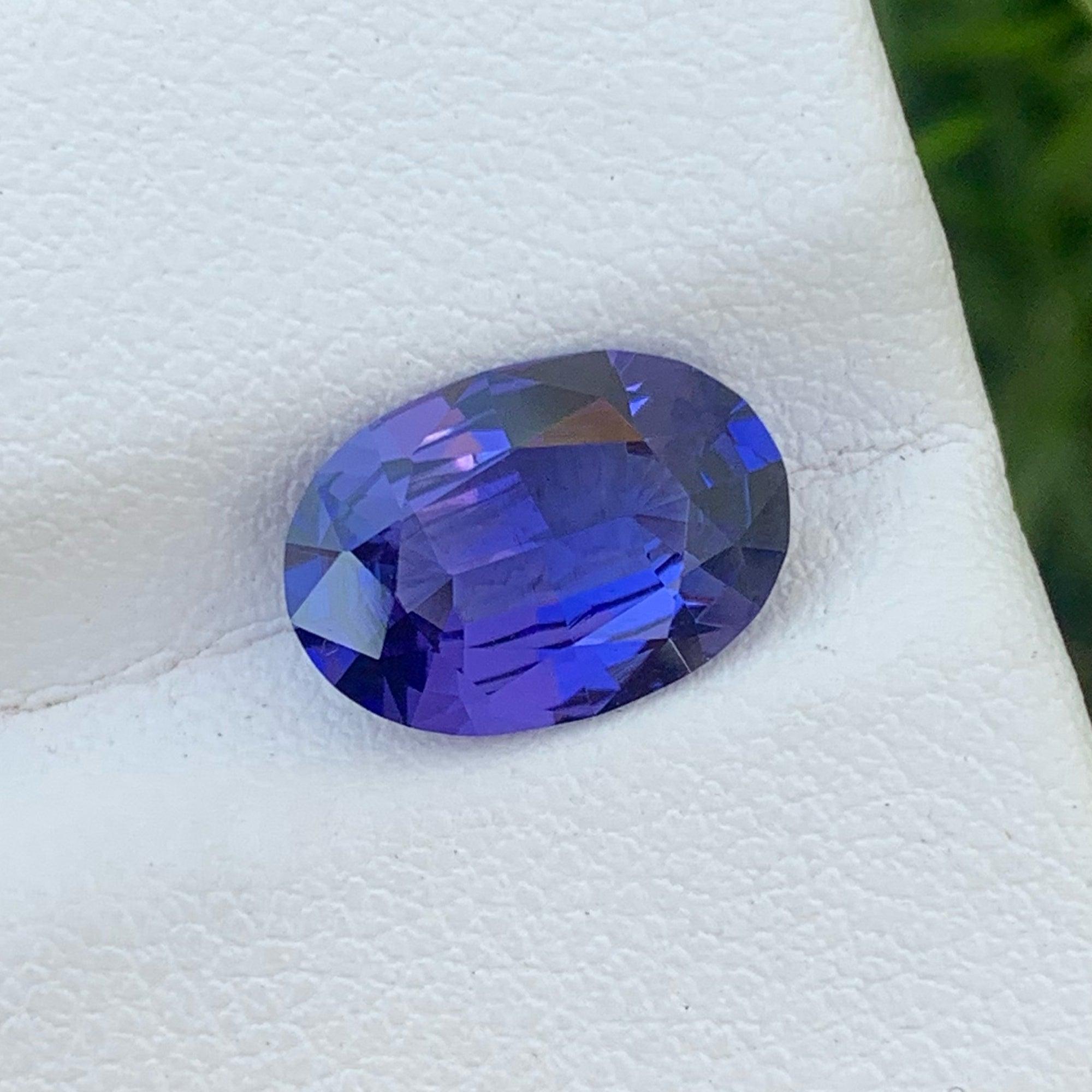 Oval Cut Exquisite Natural Blue Tanzanite Gemstone 2.80 Carats Fine Jewelry Faceted Stone For Sale