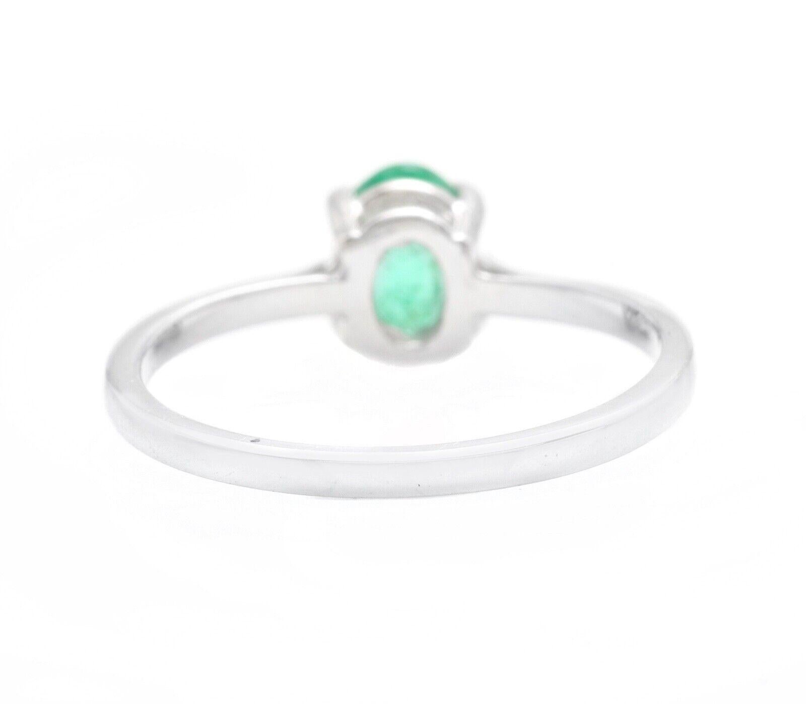 Exquisite Natural Emerald 14k Solid White Gold Ring In New Condition For Sale In Los Angeles, CA
