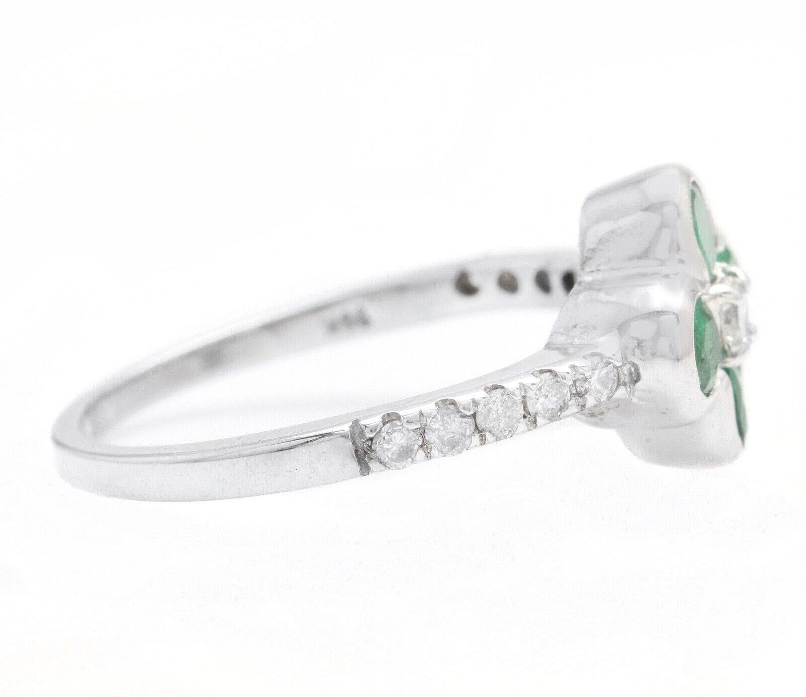 Taille mixte Bague exquise en or blanc massif 14K avec émeraude naturelle et diamant en vente