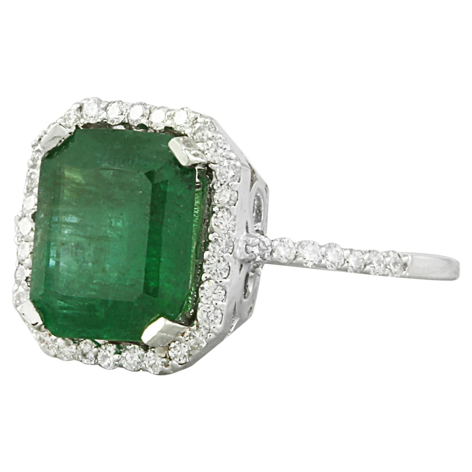 .Indulge in the timeless allure of our 3.25 Carat Natural Emerald Ring, elegantly set in 14K Solid White Gold. With a total ring weight of 3.4 grams, this exquisite piece boasts a captivating emerald weighing 2.90 carats, measuring 10.00x8.00
