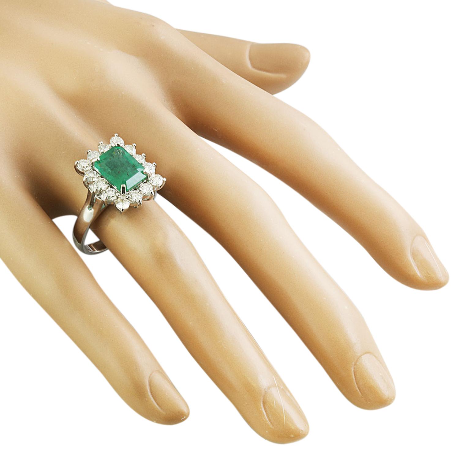 Exquisite Natural Emerald Diamond Ring In 14 Karat Solid White Gold  In New Condition For Sale In Los Angeles, CA