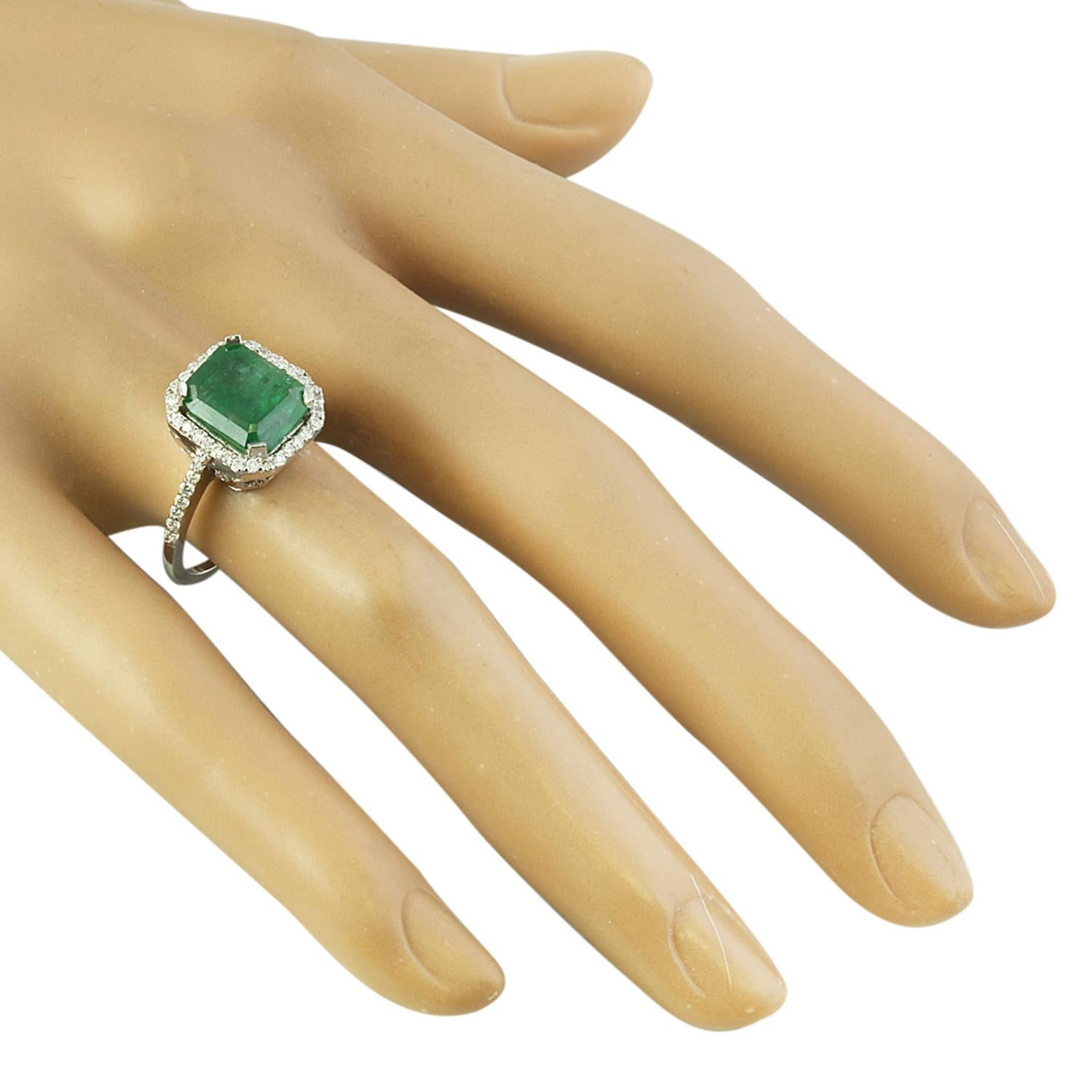 Exquisite Natural Emerald Diamond Ring In 14 Karat Solid White Gold In New Condition For Sale In Manhattan Beach, CA