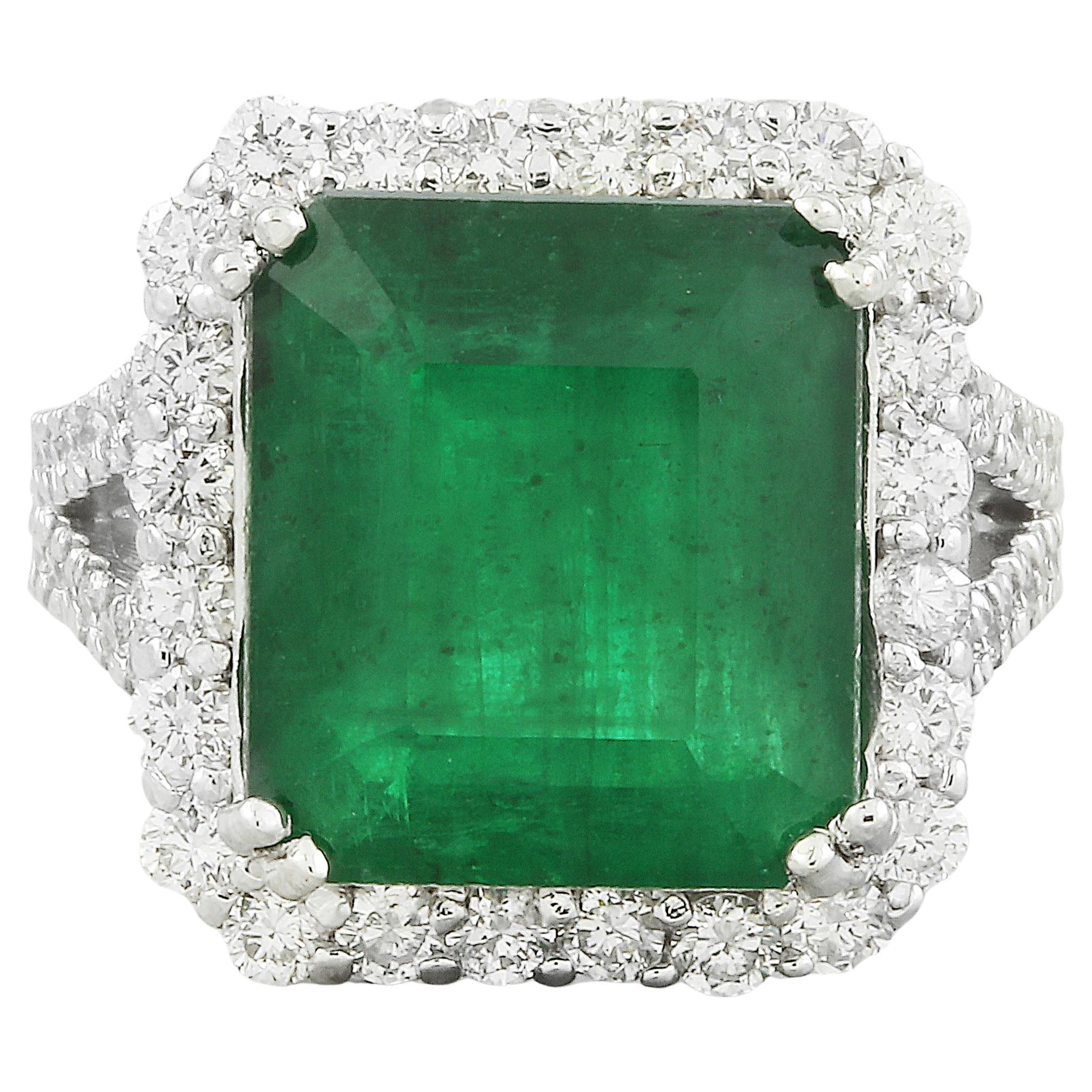 Exquisiter natürlicher Smaragd-Diamantring aus 14 Karat massivem Weißgold  im Angebot