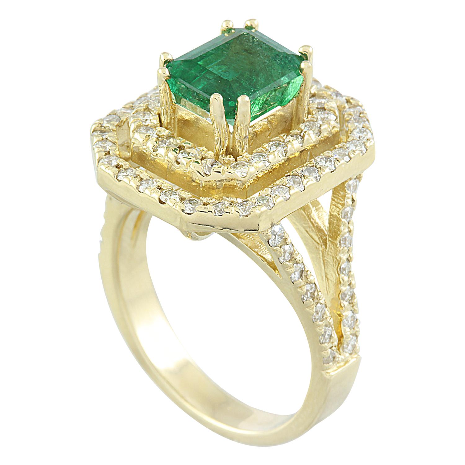 Exquisiter natürlicher Smaragd-Diamantring aus 14 Karat massivem Gelbgold  (Moderne) im Angebot