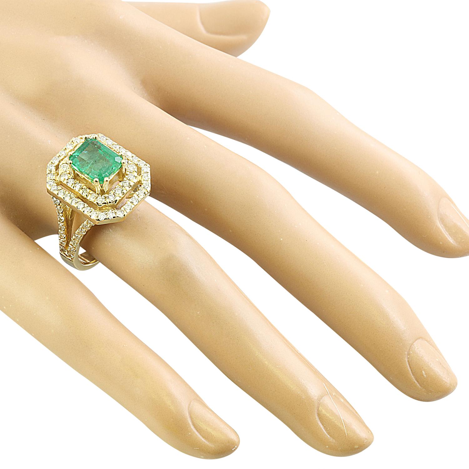 Exquisiter natürlicher Smaragd-Diamantring aus 14 Karat massivem Gelbgold  im Zustand „Neu“ im Angebot in Los Angeles, CA