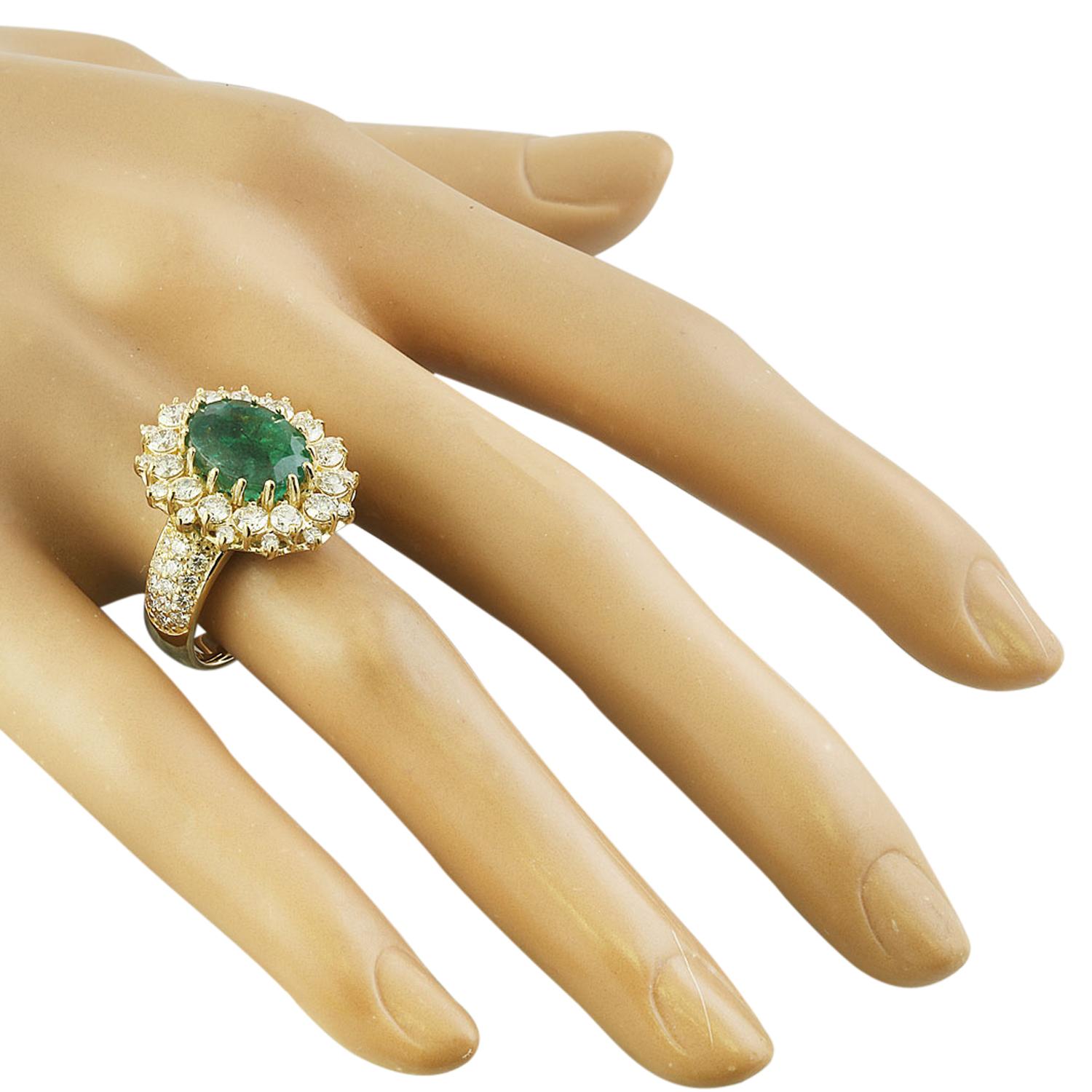 Exquisite Natural Emerald Diamond Ring In 14 Karat Solid Yellow Gold  In New Condition For Sale In Los Angeles, CA