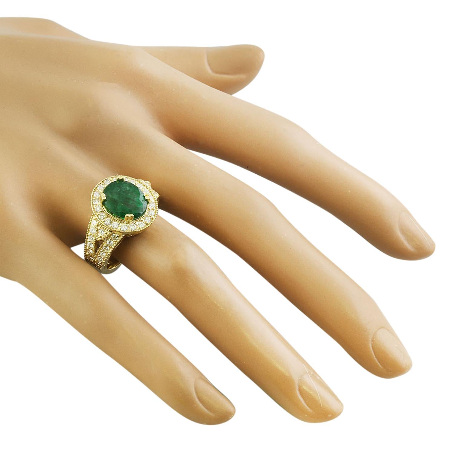 Exquisite Natural Emerald Diamond Ring In 14 Karat Solid Yellow Gold In New Condition For Sale In Manhattan Beach, CA