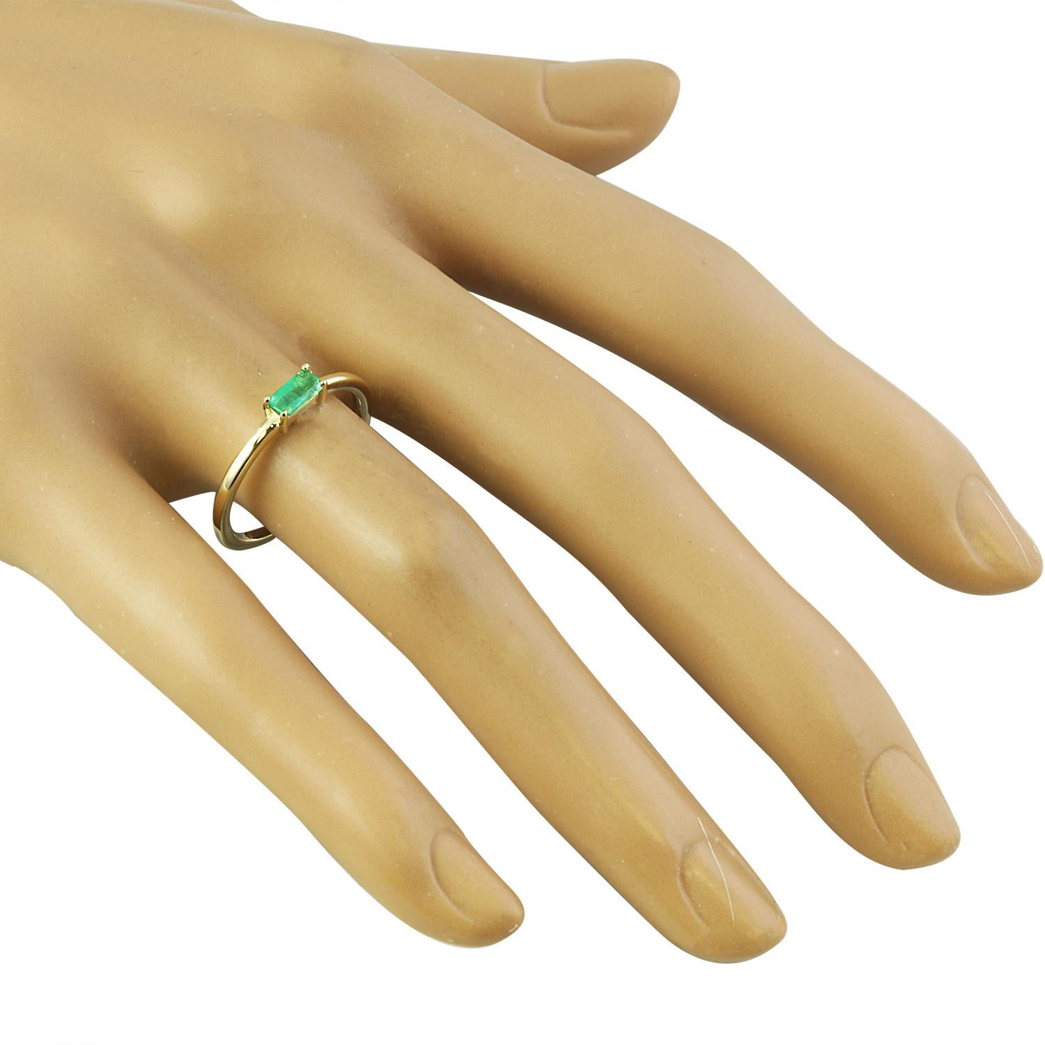 Exquisite Natural Emerald Ring In 14 Karat Solid Yellow Gold  In New Condition For Sale In Los Angeles, CA