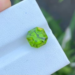 Exquisite Natural Green Peridot Gemstone 5.80 Carats Pakistan Peridot Stone