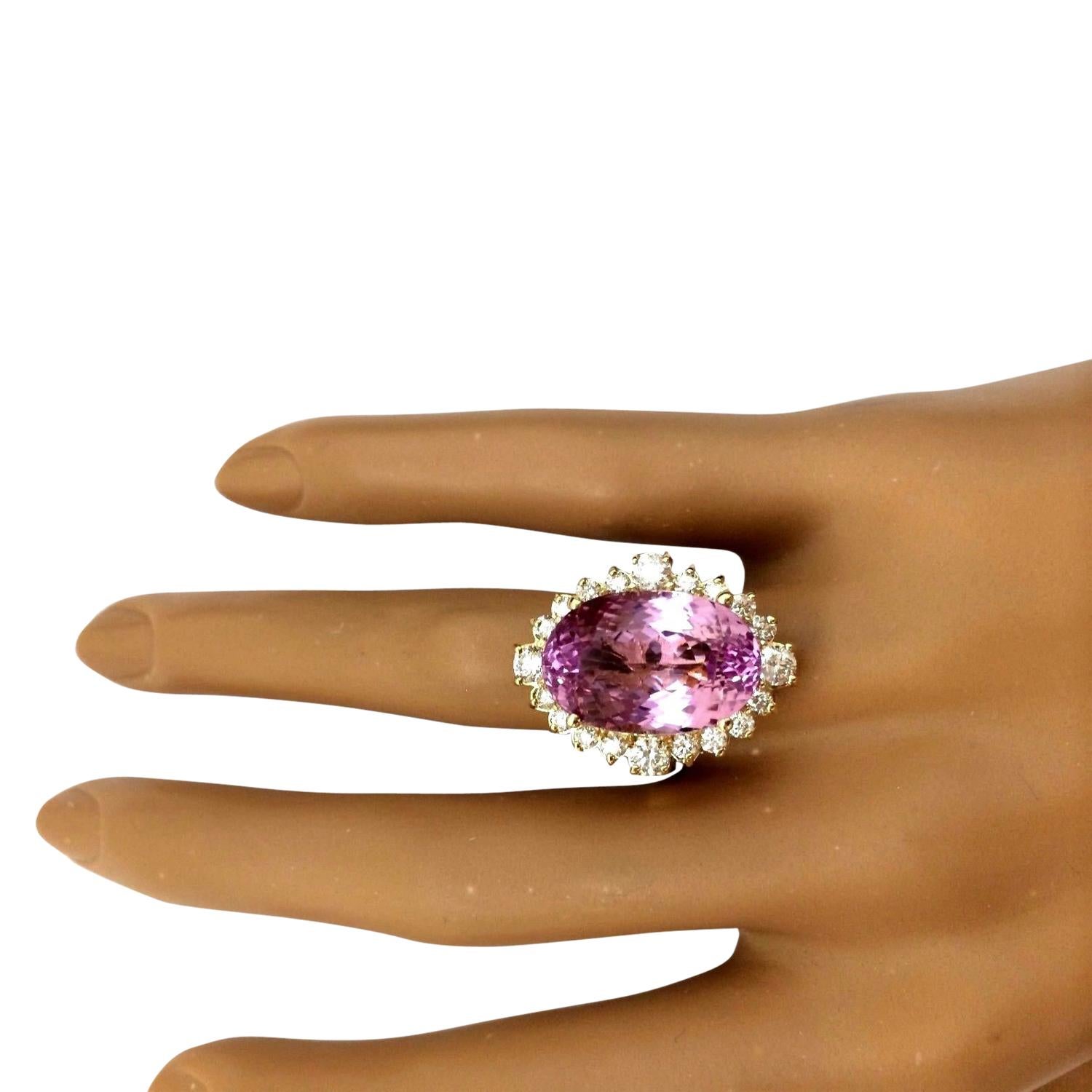 Exquisite Natural Kunzite Diamond Ring In 14 Karat Solid Yellow Gold In New Condition For Sale In Manhattan Beach, CA