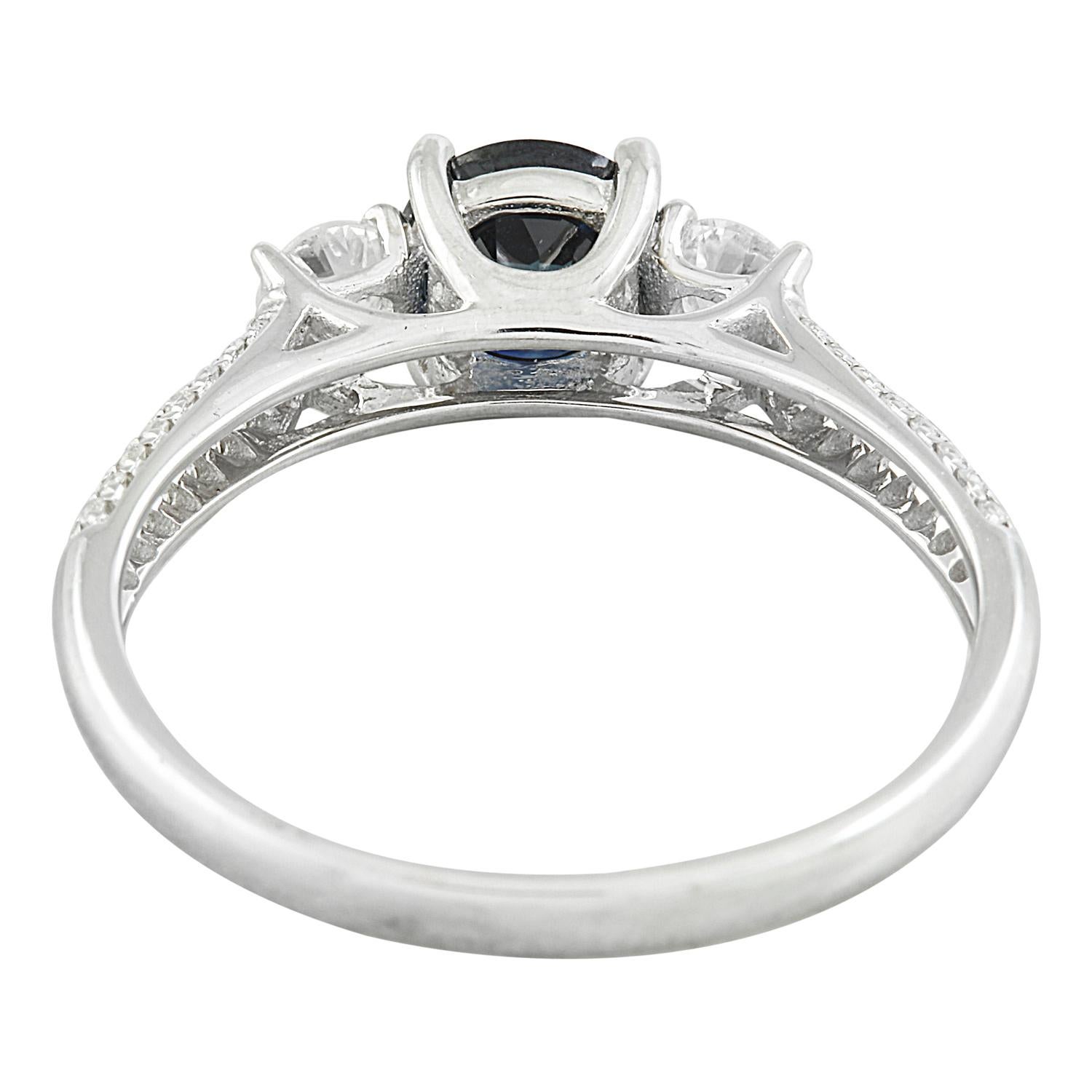 Exquisiter Ring mit natürlichem Saphir und Diamant aus 14 Karat massivem Weißgold (Rundschliff) im Angebot