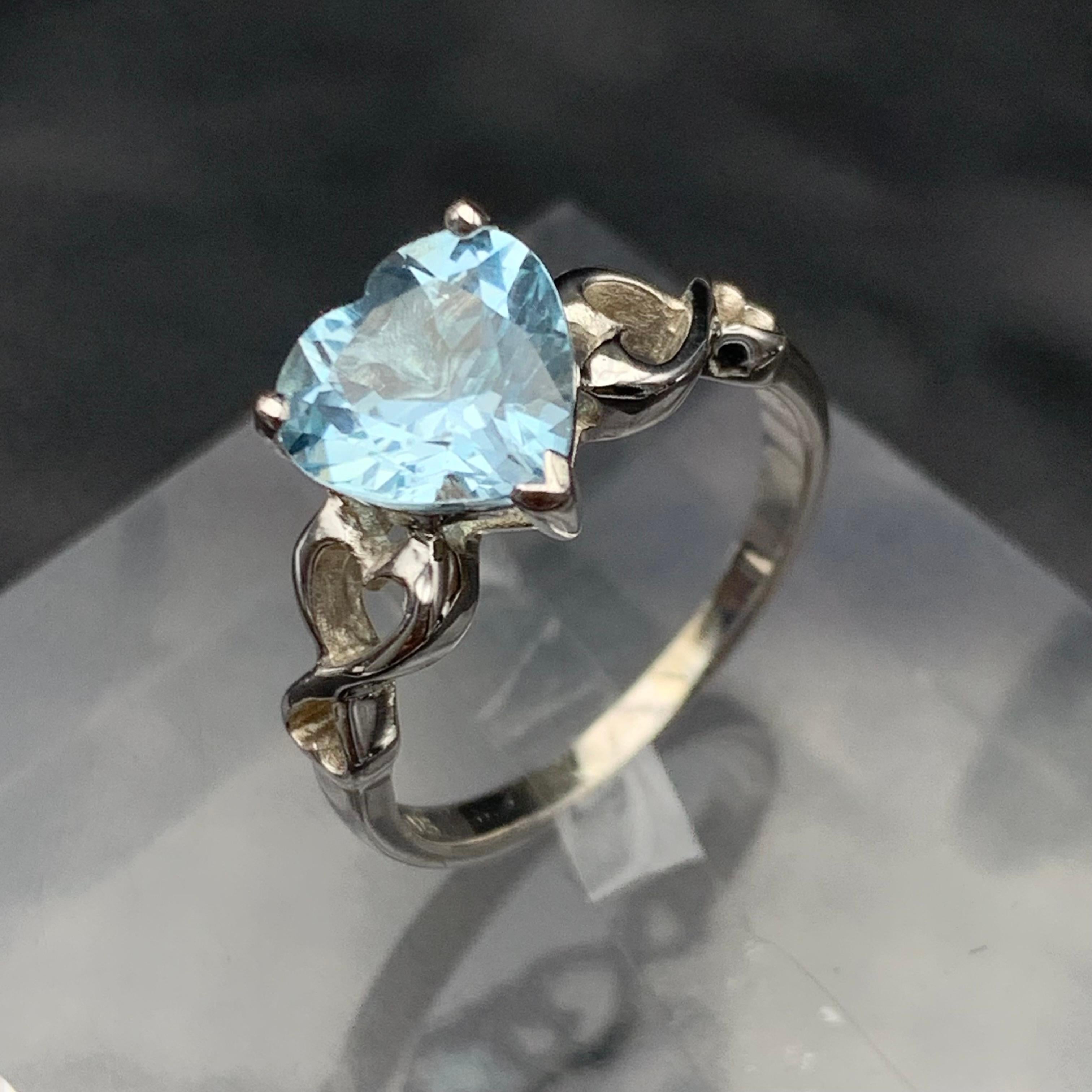 Squisito anello di topazio azzurro naturale in argento 925 a forma di cuore, misura 7,5 in vendita 5