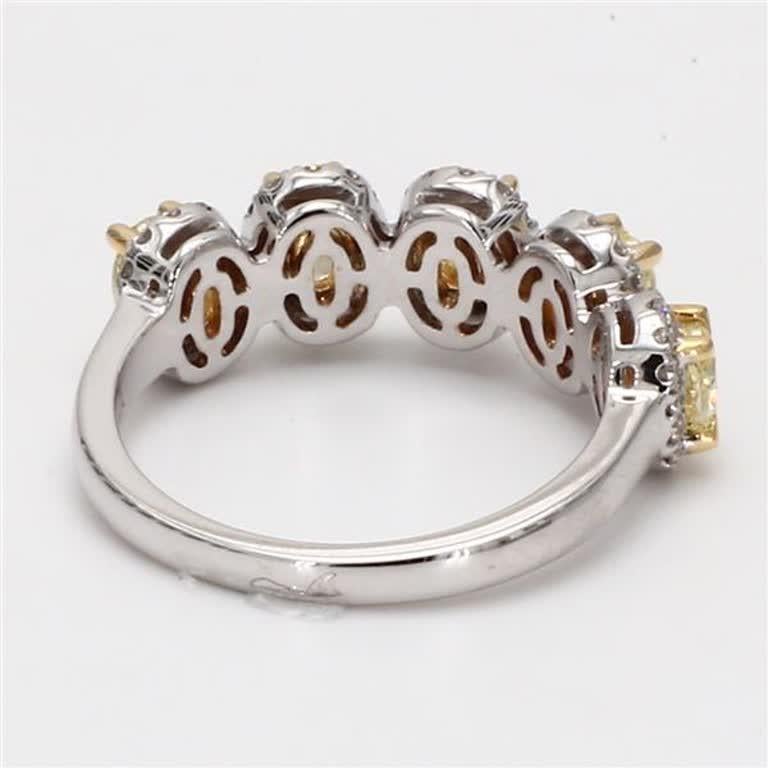 natürlicher gelber ovaler und weißer Diamant 1,48 Karat TW Gold Ehering im Zustand „Neu“ im Angebot in New York, NY