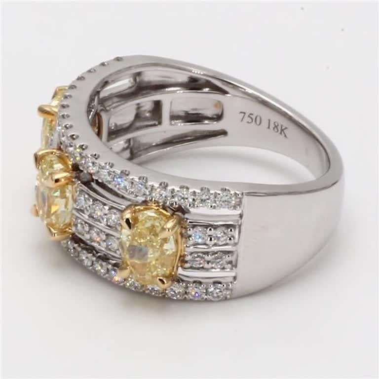 Contemporary Natural Yellow Oval and White Diamond 2.13 Carat TW Gold 3-Stone Wedding Band For Sale