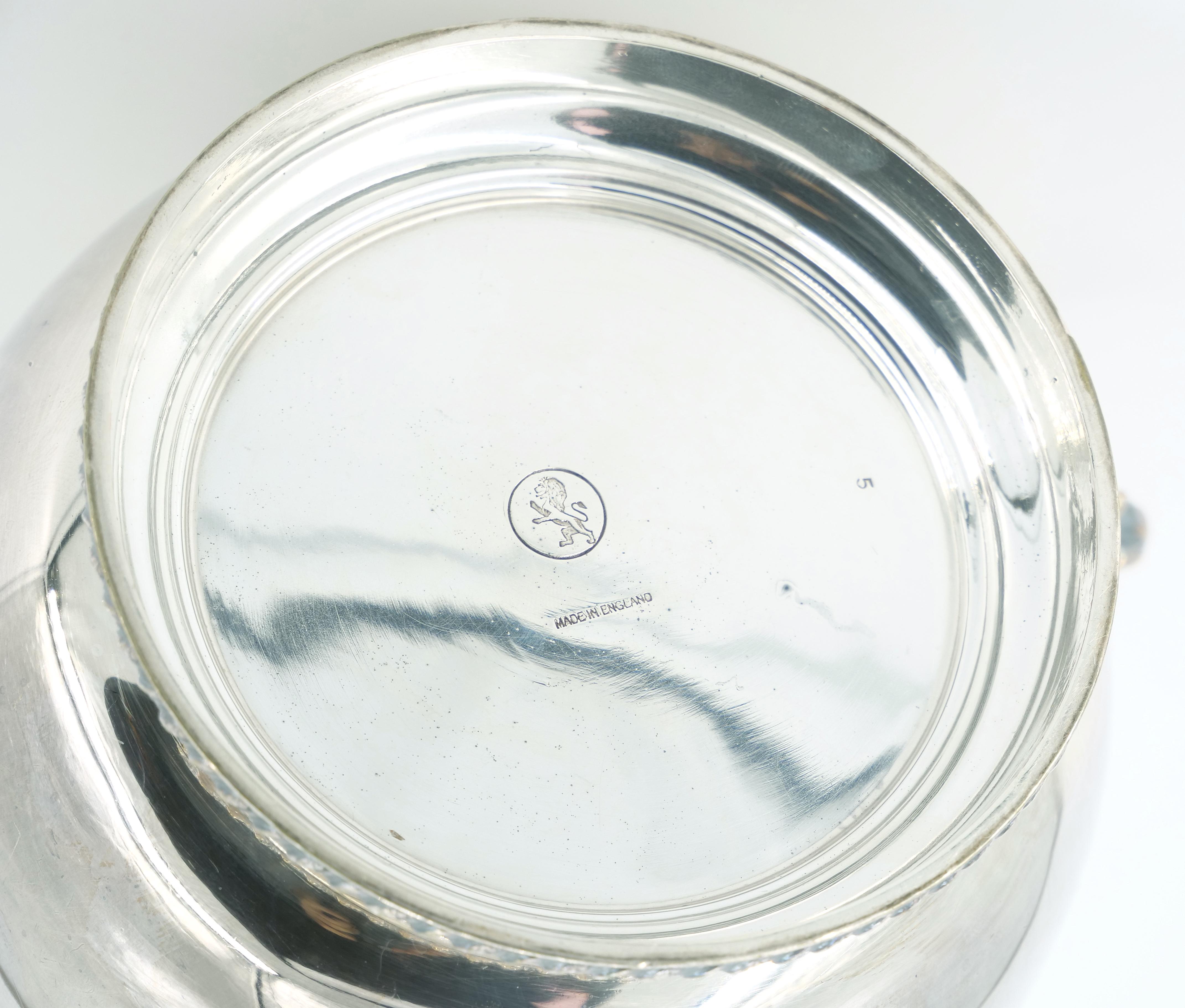 Exquisite Old English Sheffield Silver-plated Tableware Serving Pitcher For Sale 6