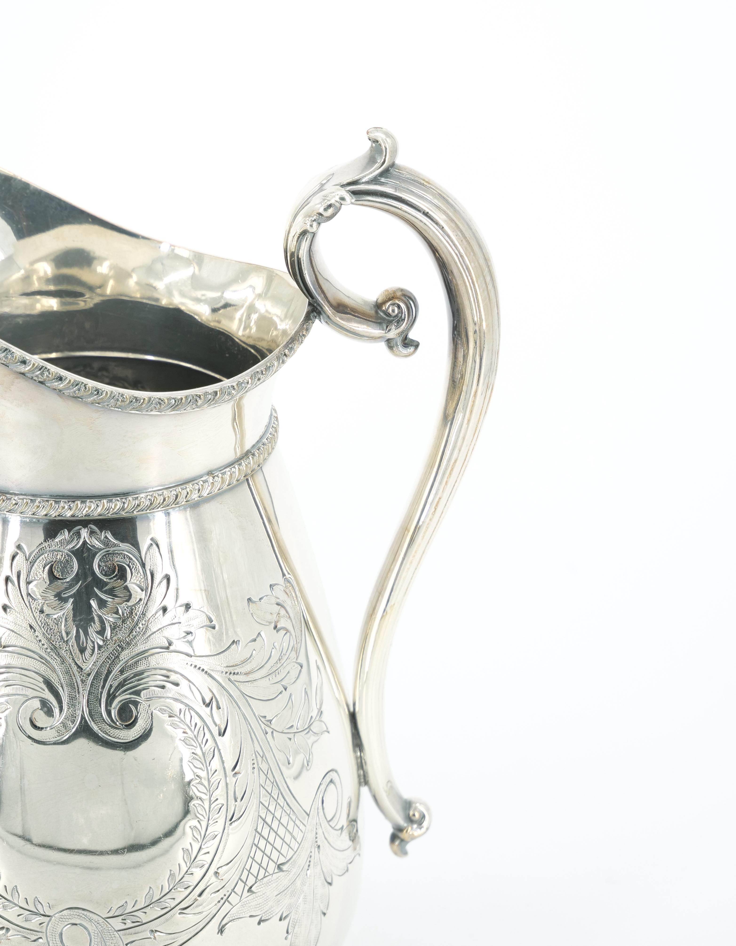 20th Century Exquisite Old English Sheffield Silver-plated Tableware Serving Pitcher For Sale