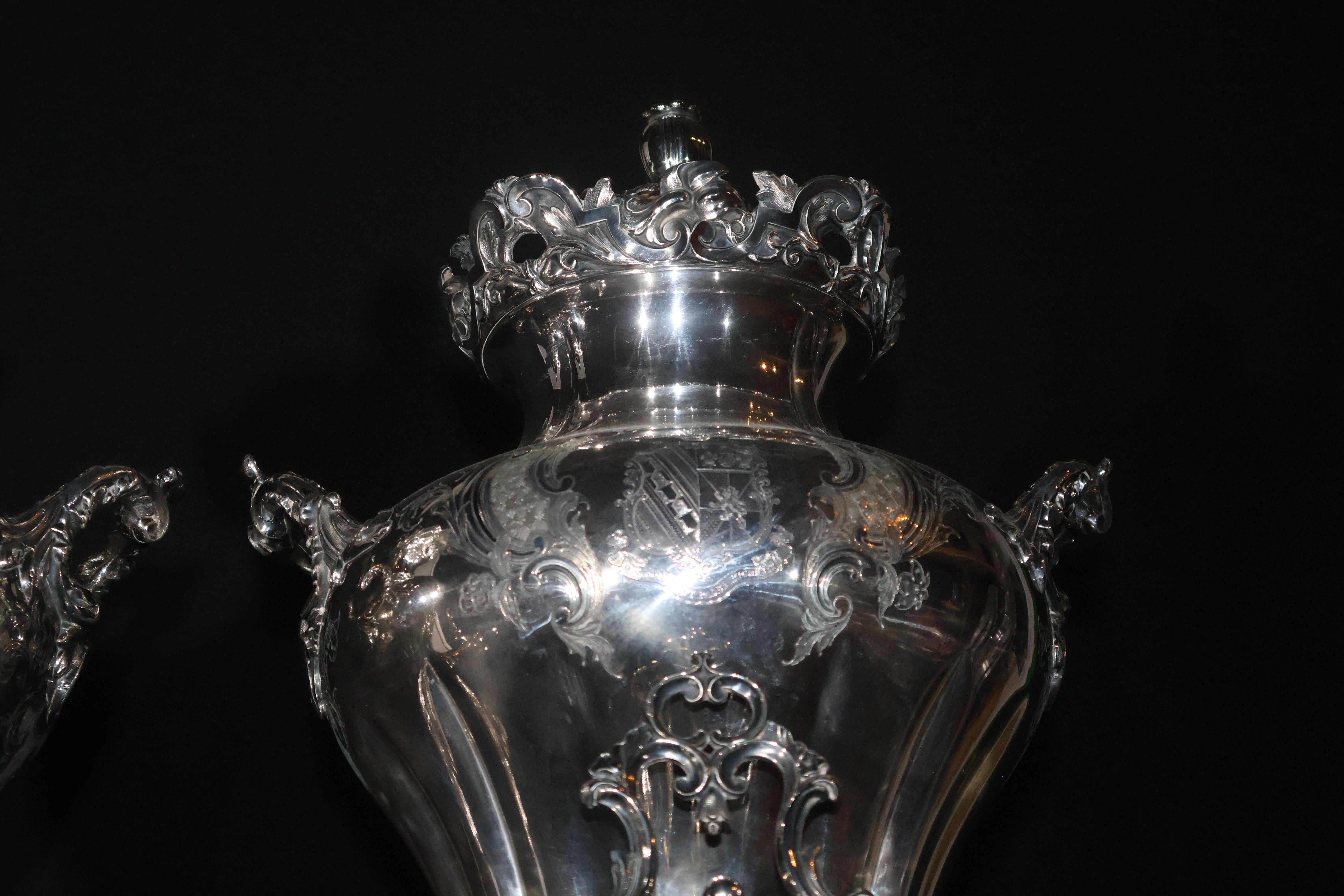 Squisita coppia di samovar Sheffield antichi in vendita 6